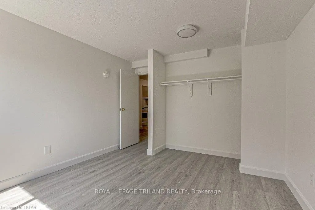 Photo 14 of Unit 212, 733 Deveron Crescent, London, South T — HOMEH