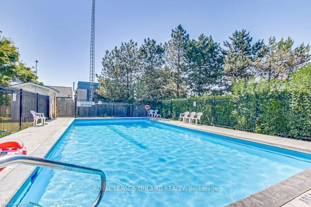 Photo 19 of Unit 212, 733 Deveron Crescent, London, South T — HOMEH