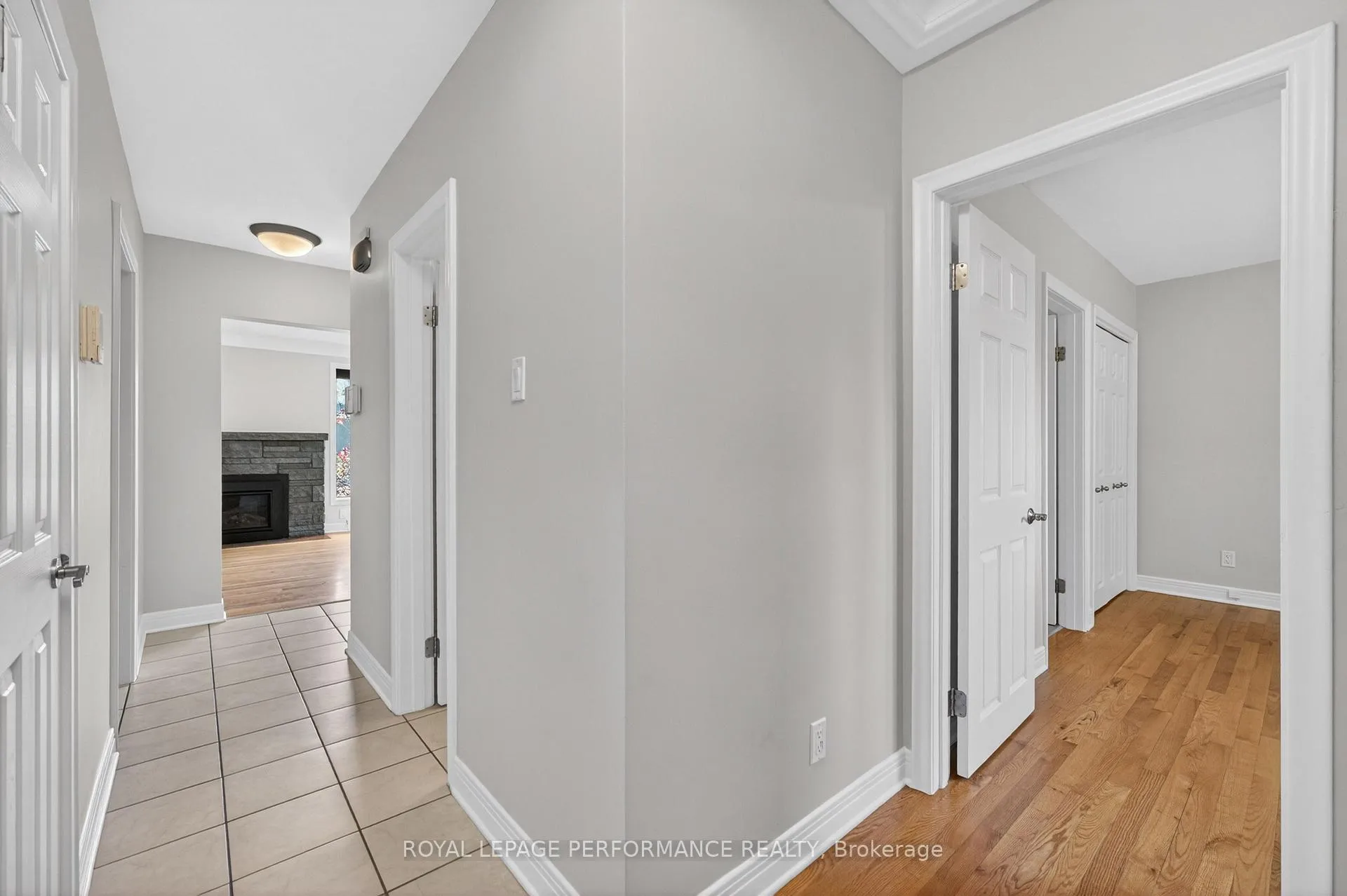 Photo 16 of 908 Innswood Drive, Ottawa, McKellar Heights/Glabar Park — HOMEH