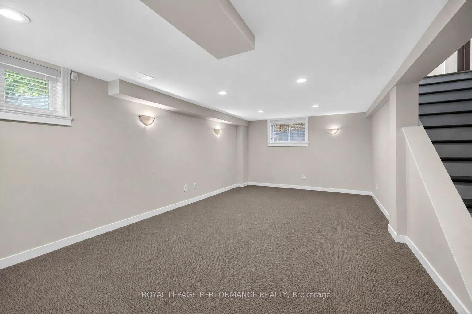Photo 29 of 908 Innswood Drive, Ottawa, McKellar Heights/Glabar Park — HOMEH