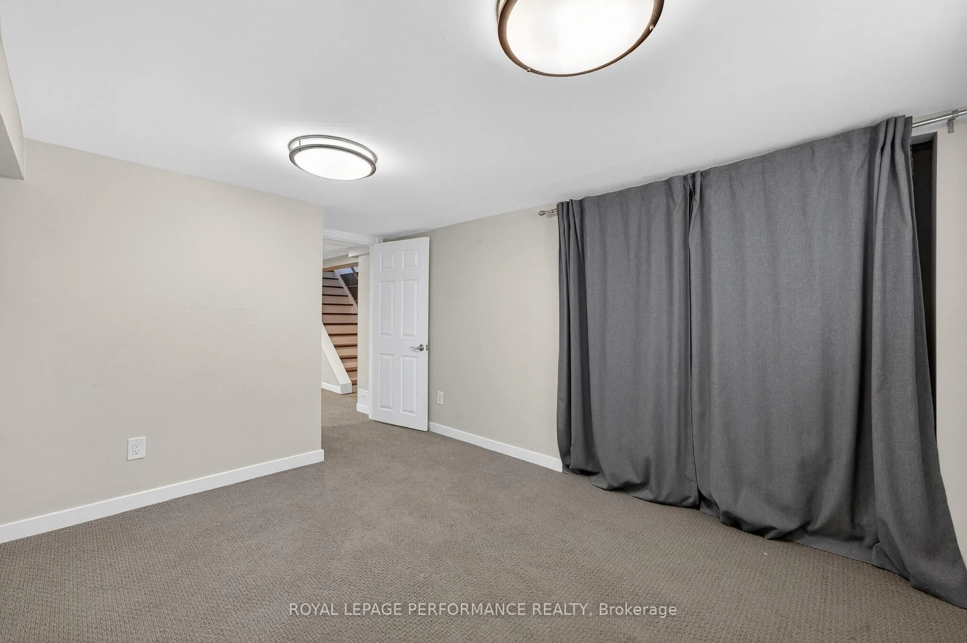Photo 32 of 908 Innswood Drive, Ottawa, McKellar Heights/Glabar Park — HOMEH