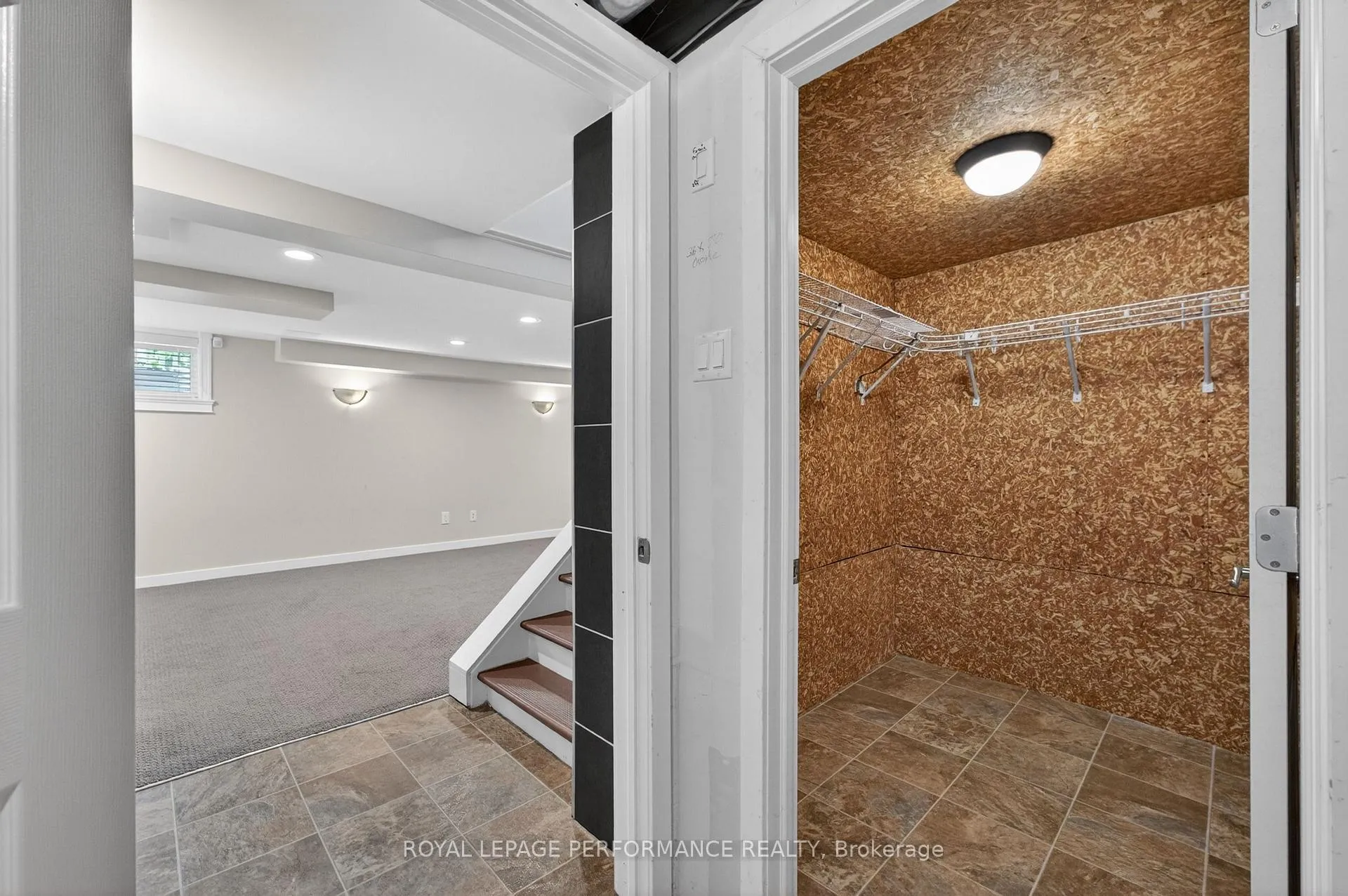 Photo 33 of 908 Innswood Drive, Ottawa, McKellar Heights/Glabar Park — HOMEH