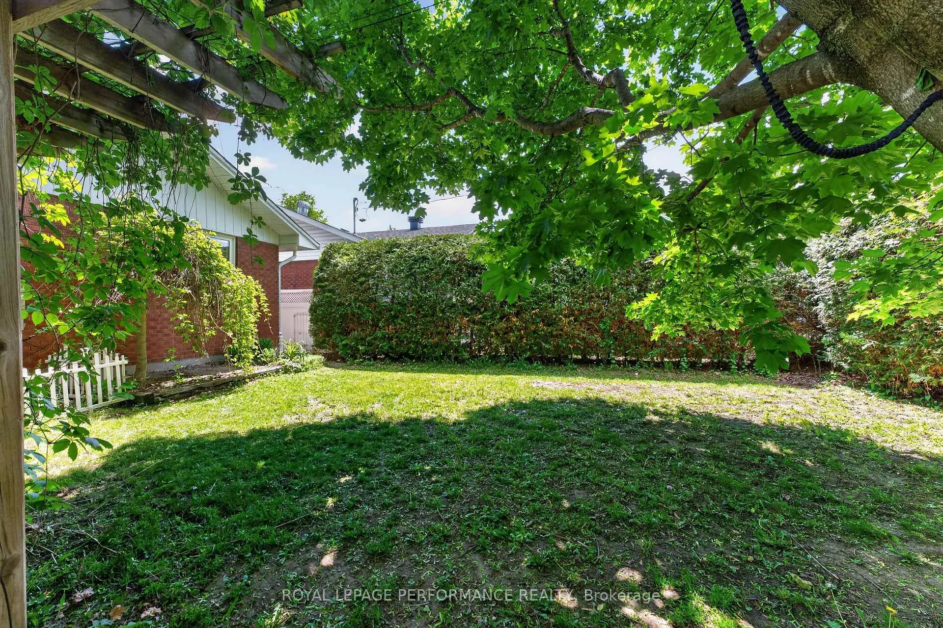 Photo 39 of 908 Innswood Drive, Ottawa, McKellar Heights/Glabar Park — HOMEH
