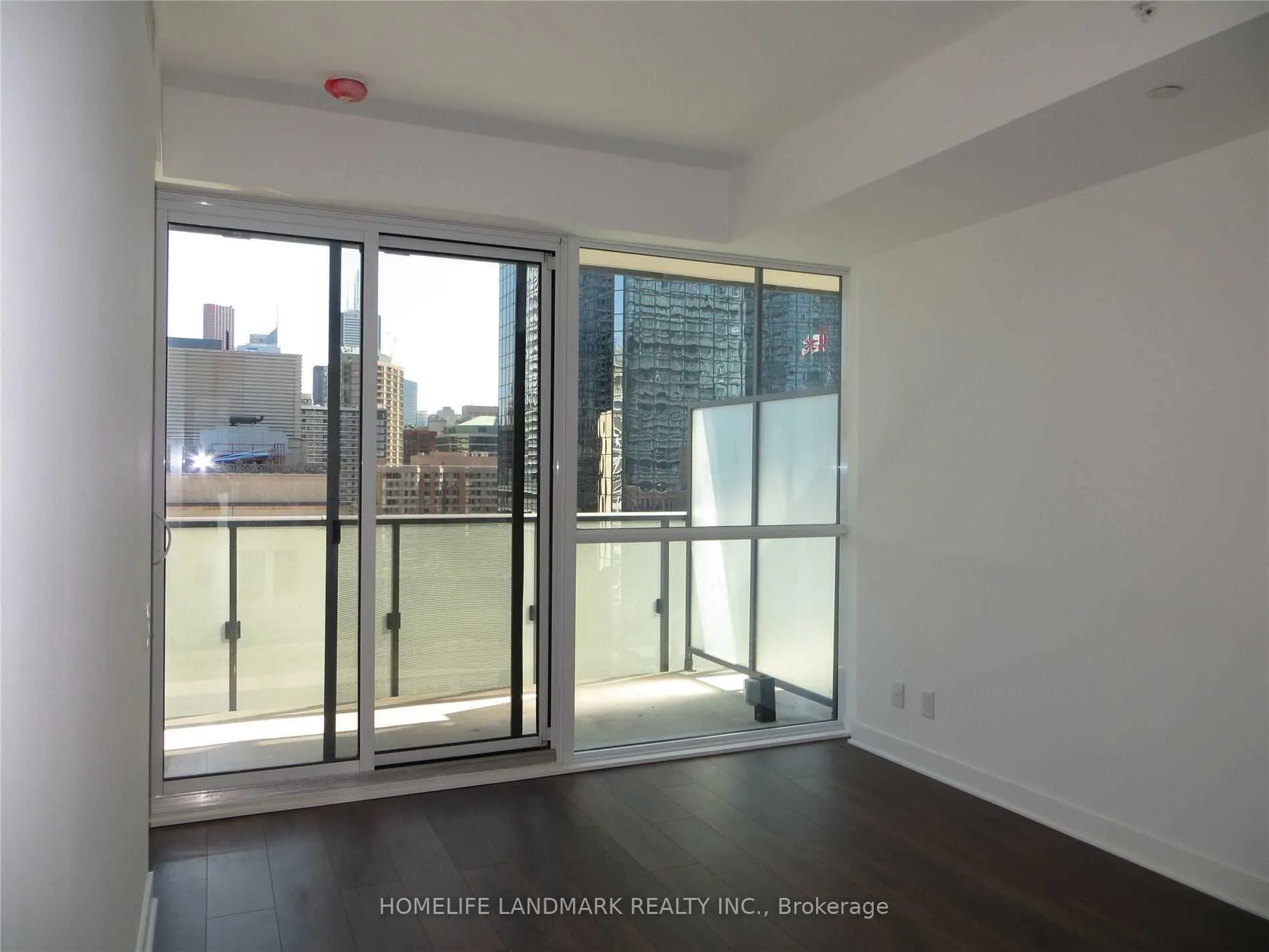 Photo 4 of Unit 1601, 15 Grenville Street, Toronto, Bay Street Corridor — HOMEH