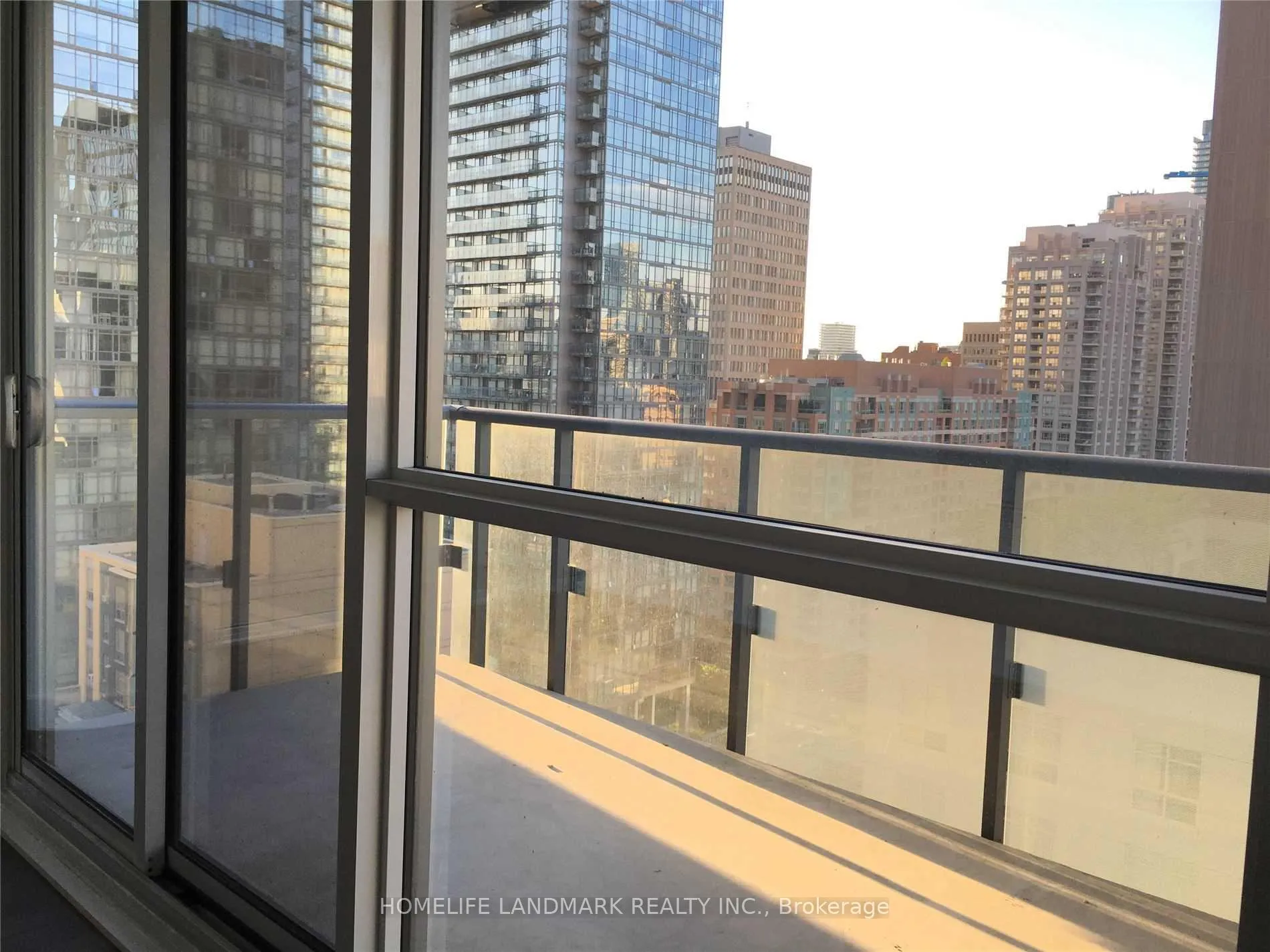 Photo 8 of Unit 1601, 15 Grenville Street, Toronto, Bay Street Corridor — HOMEH