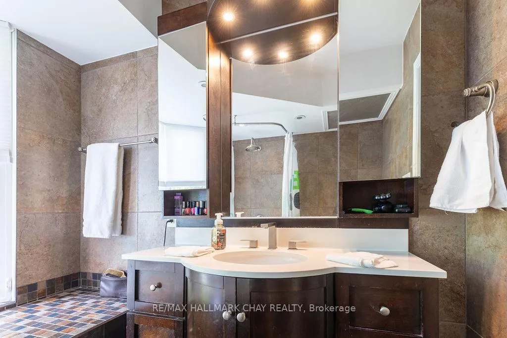 Photo 15 of 325 Innisfil Street, Barrie, Allandale — HOMEH