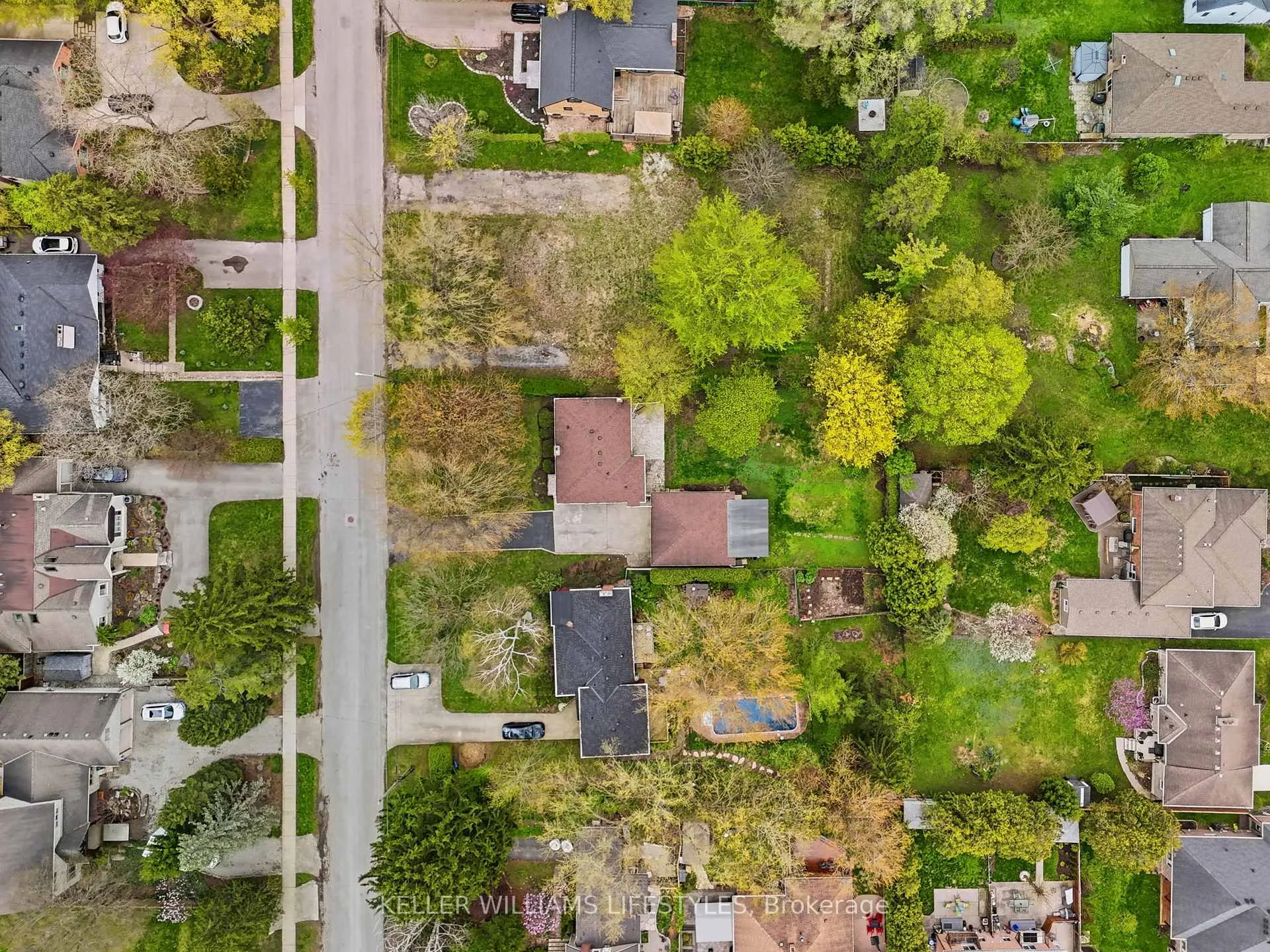 Photo 5 of 543 Elmdale Avenue, London, North G — HOMEH