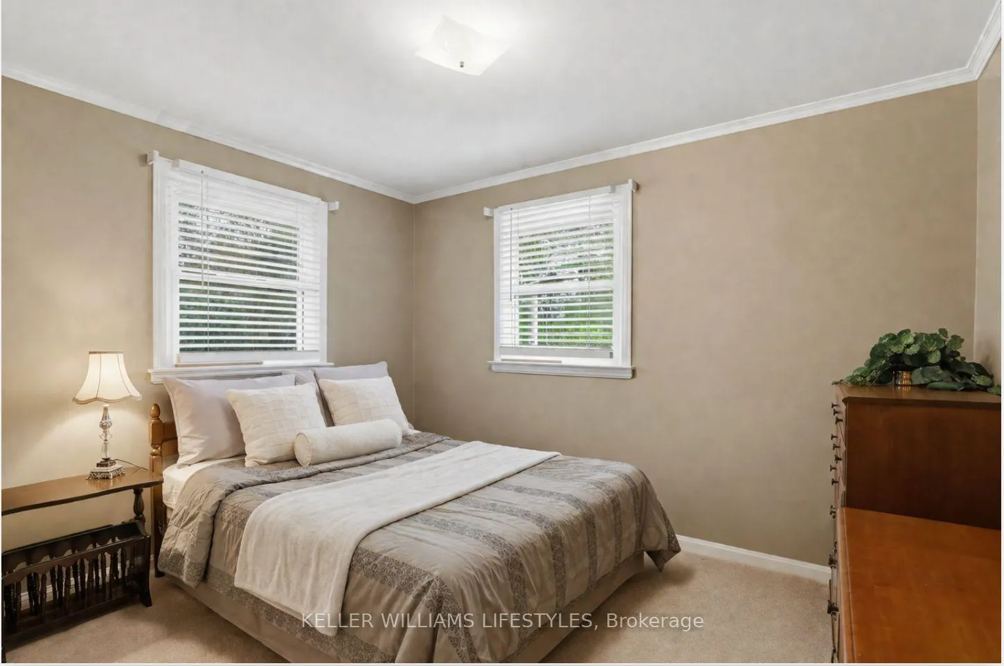 Photo 15 of 543 Elmdale Avenue, London, North G — HOMEH