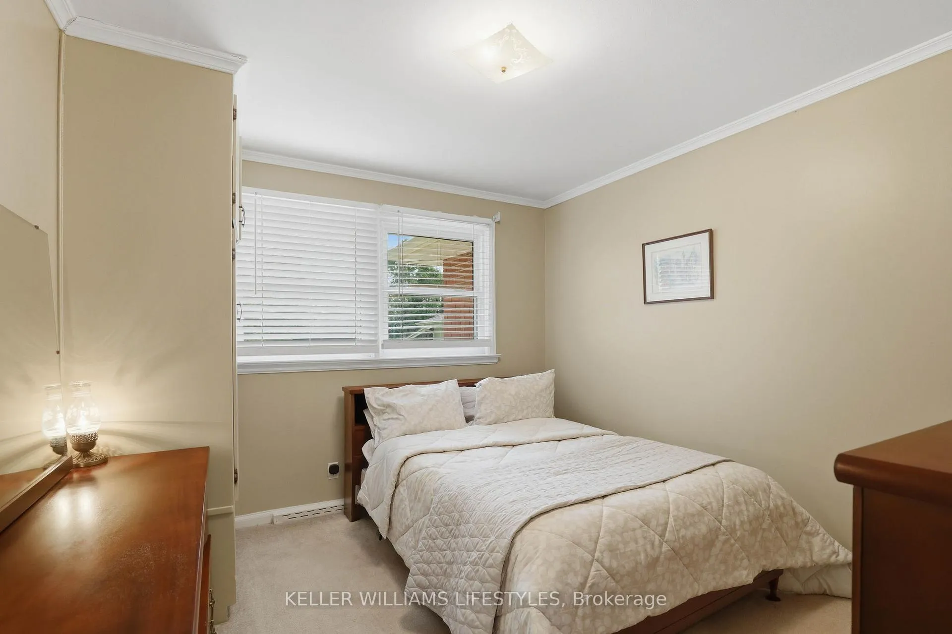 Photo 17 of 543 Elmdale Avenue, London, North G — HOMEH