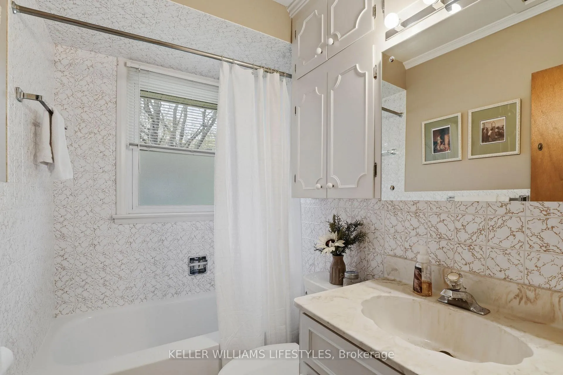 Photo 20 of 543 Elmdale Avenue, London, North G — HOMEH