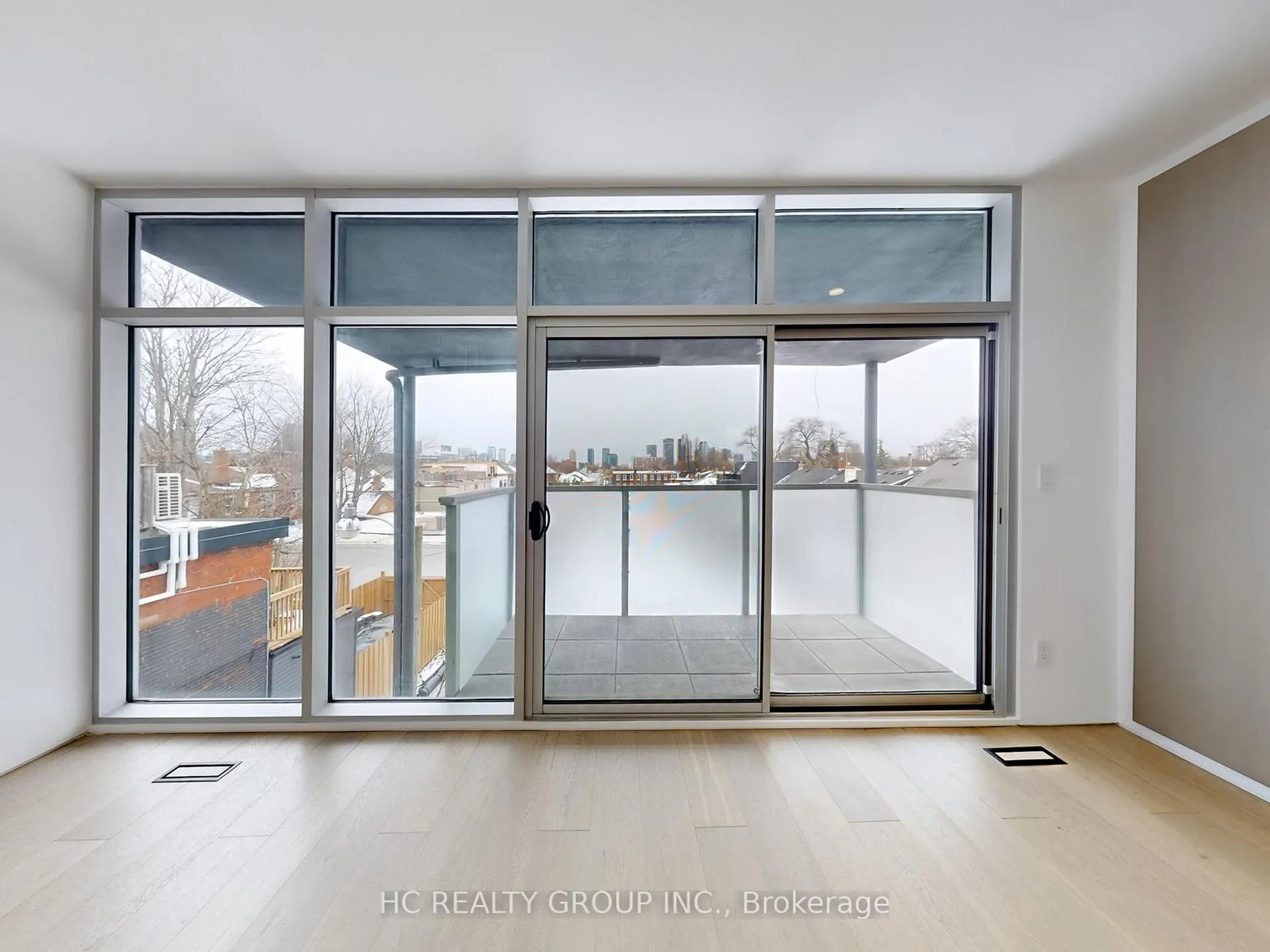 Photo 12 of Unit Upper, 899 Dundas Street W, Toronto, Trinity-Bellwoods — HOMEH