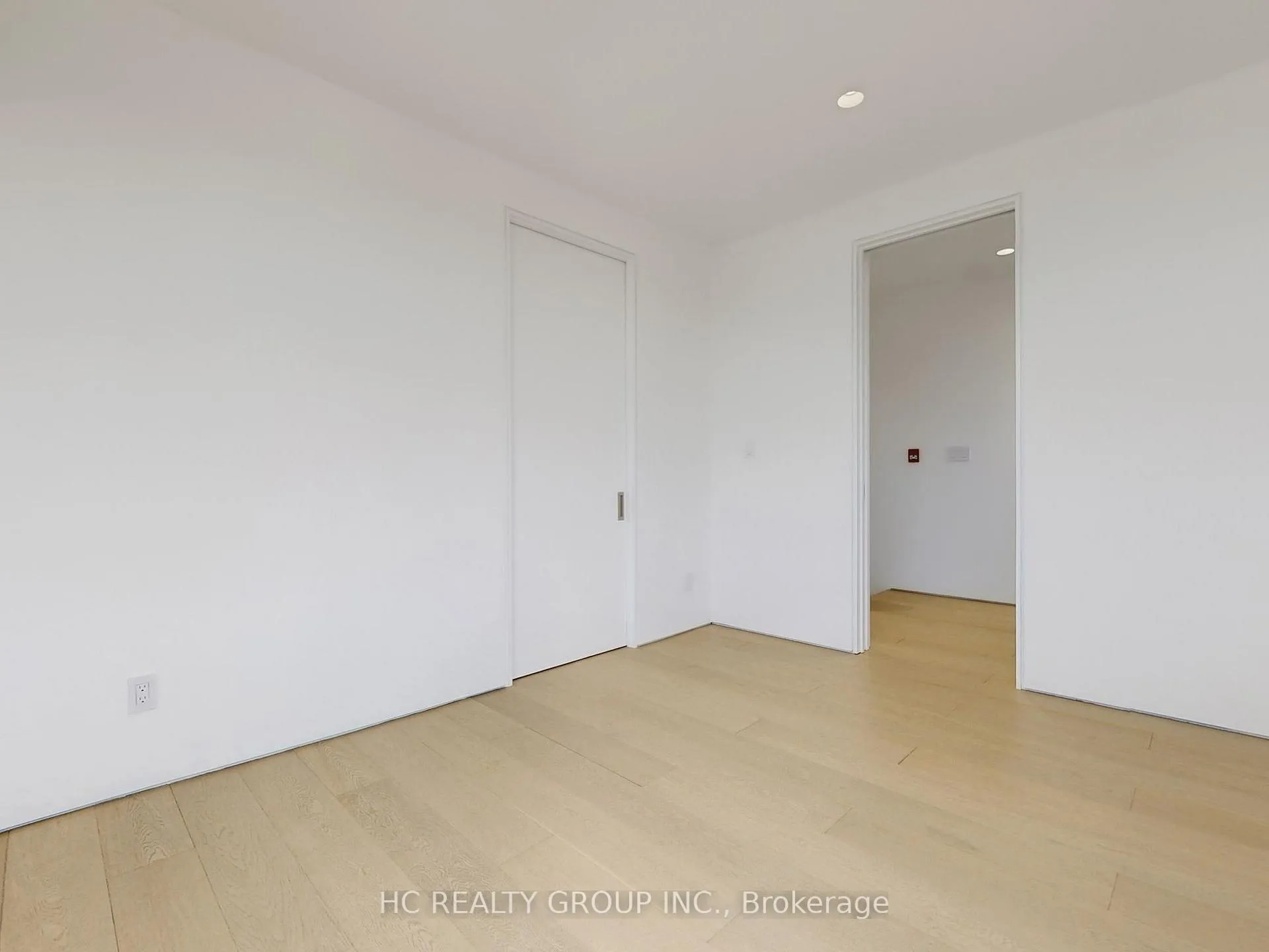 Photo 21 of Unit Upper, 899 Dundas Street W, Toronto, Trinity-Bellwoods — HOMEH