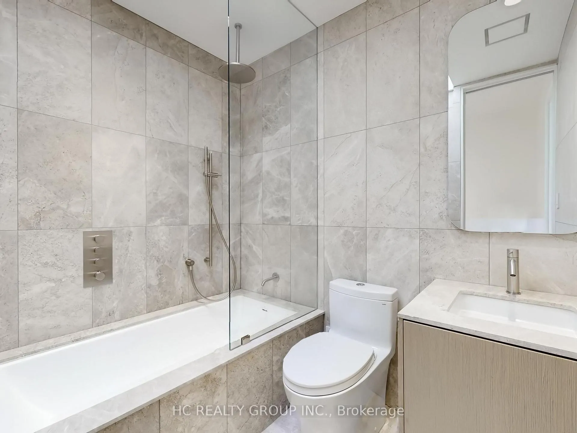 Photo 23 of Unit Upper, 899 Dundas Street W, Toronto, Trinity-Bellwoods — HOMEH