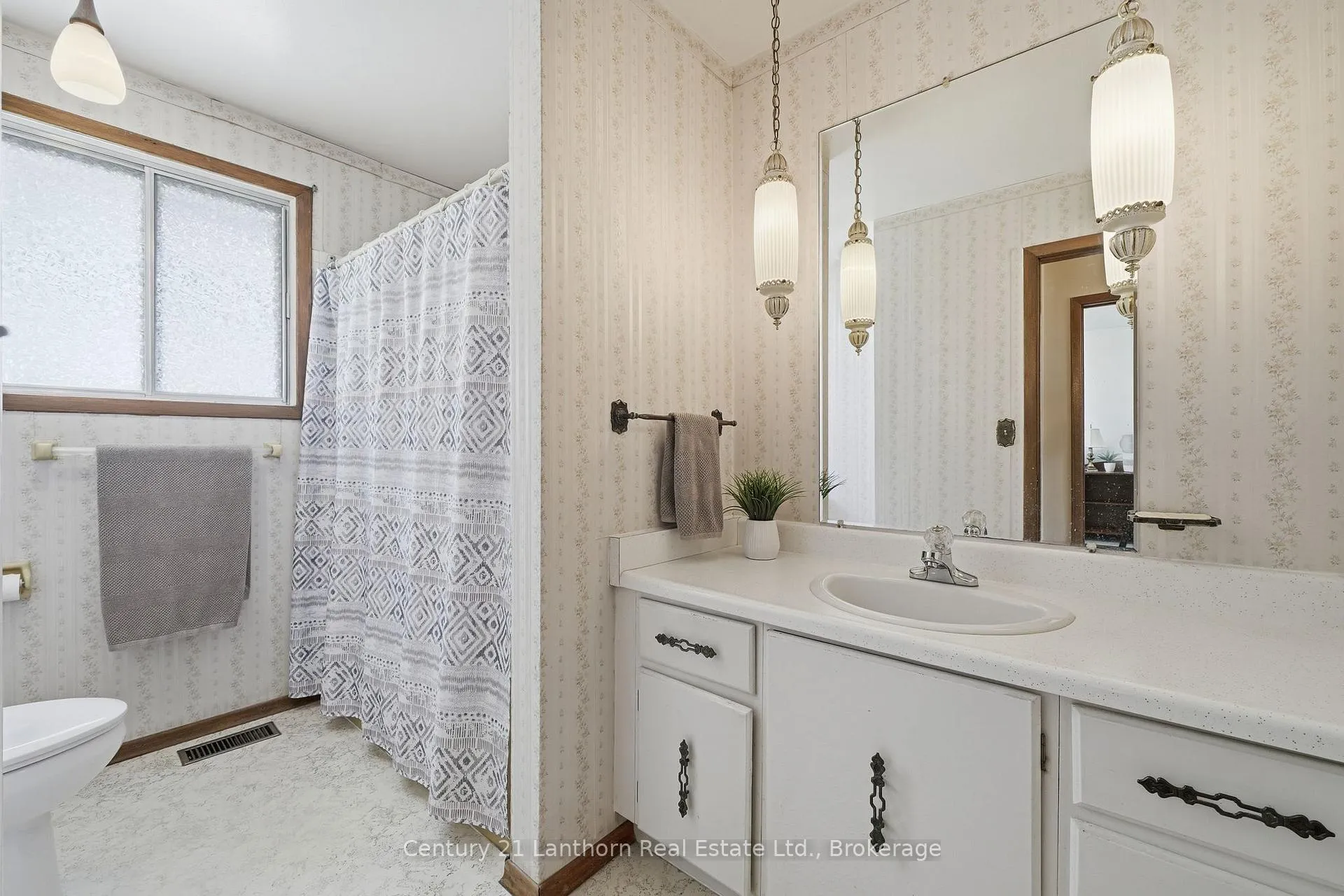 Photo 4 of 1041 Hudson Drive, Kingston, South of Taylor-Kidd Blvd — HOMEH