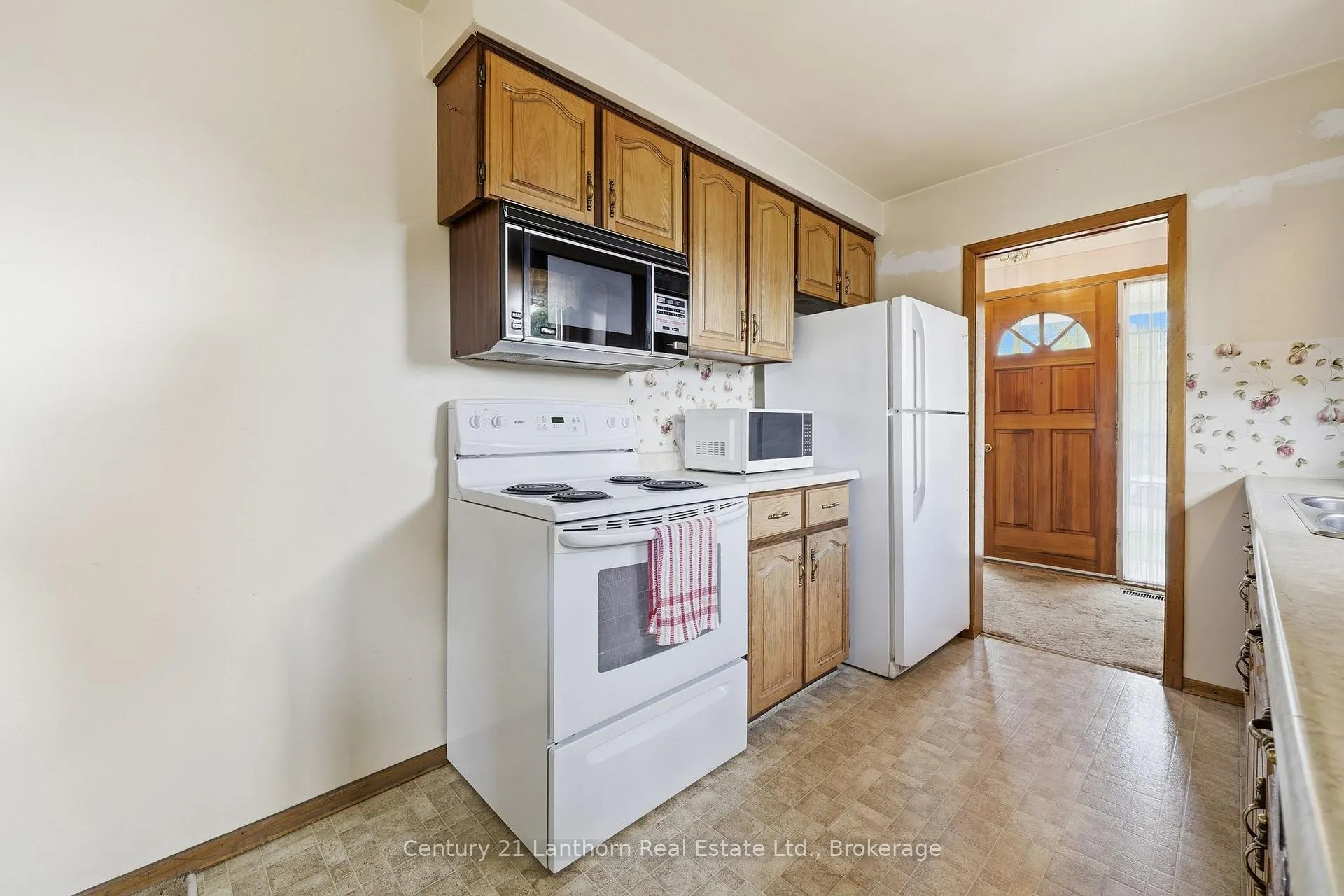 Photo 12 of 1041 Hudson Drive, Kingston, South of Taylor-Kidd Blvd — HOMEH