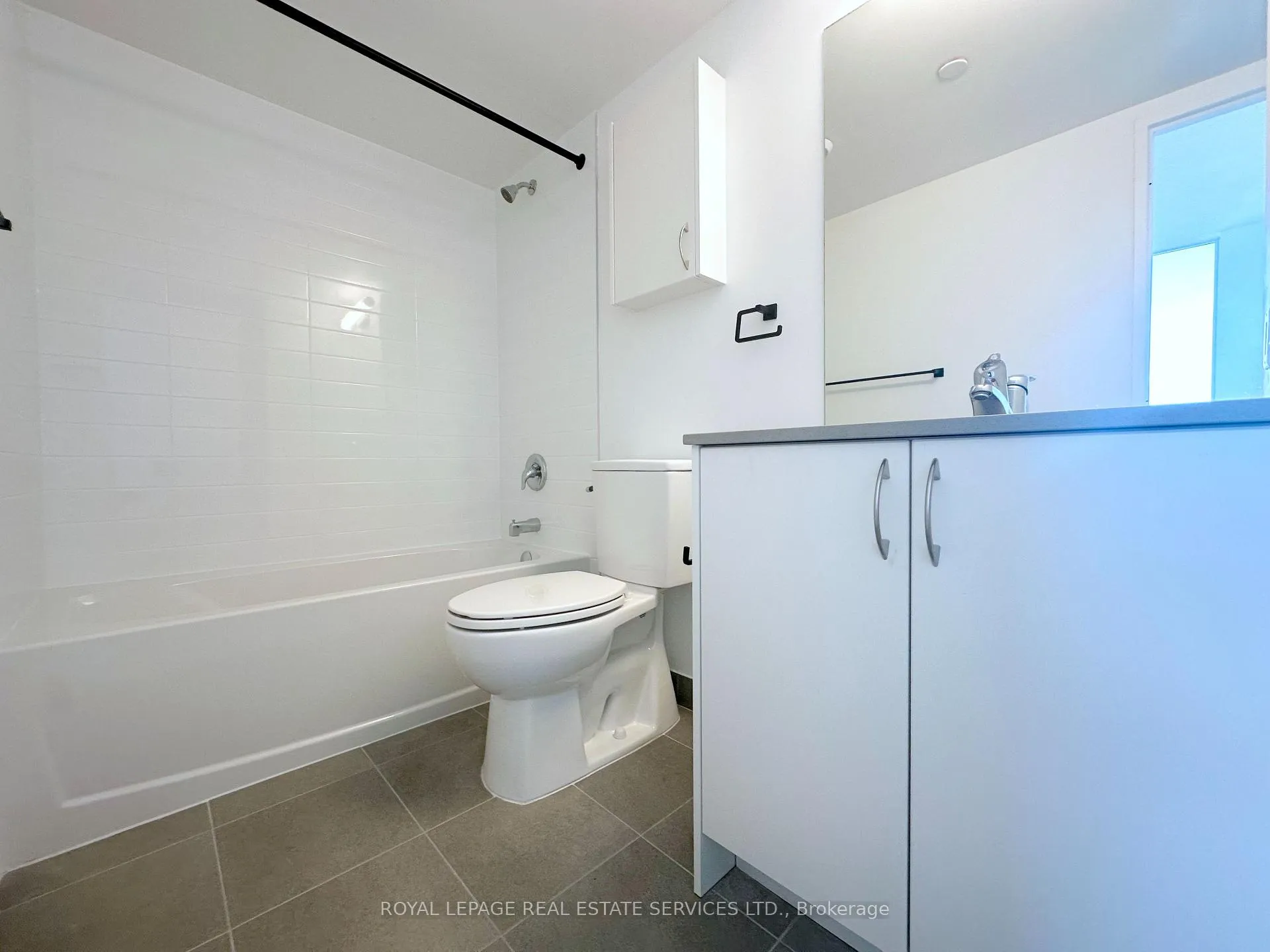 Photo 9 of Unit 1001, 2 River Plate Street, Ajax, South West — HOMEH