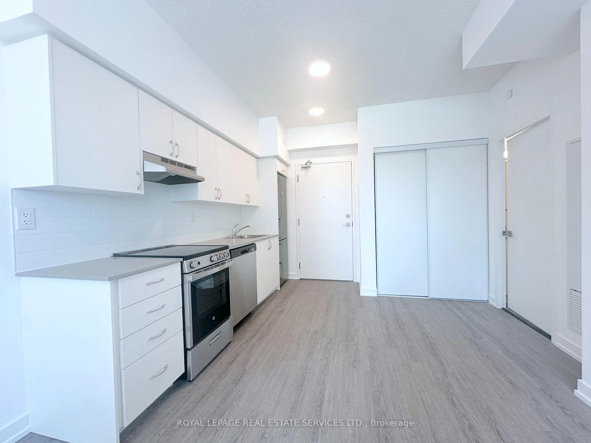 Photo 5 of Unit 305, 25 Kitney Drive, Ajax, South West — HOMEH