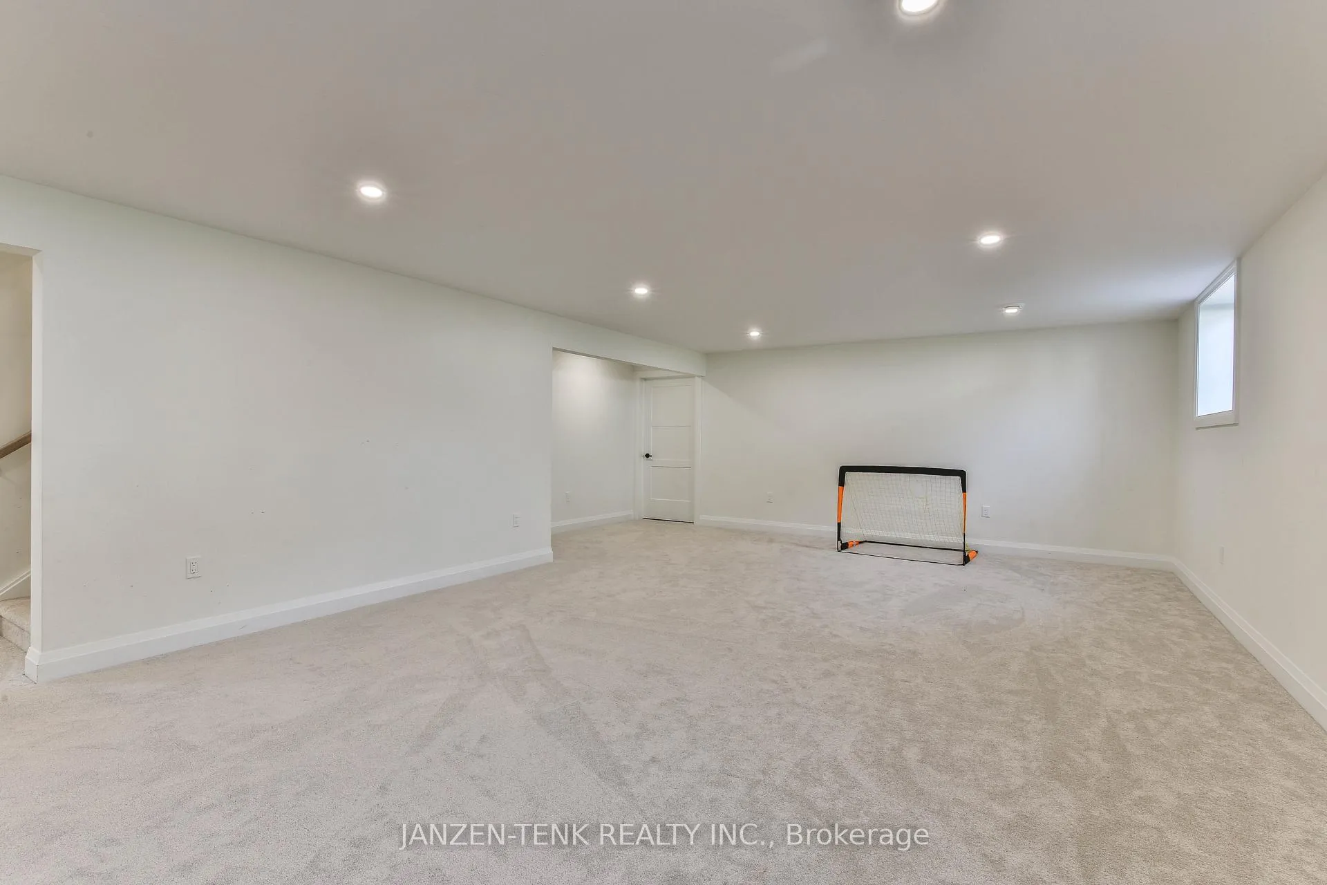 Photo 31 of 11 Charles Court, Bayham, Port Burwell — HOMEH