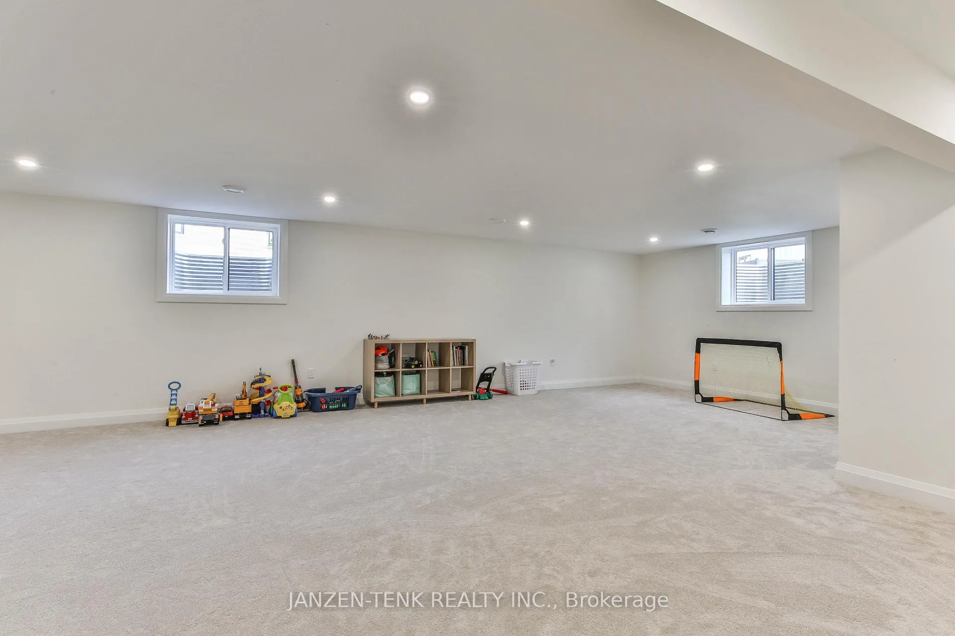 Photo 33 of 11 Charles Court, Bayham, Port Burwell — HOMEH
