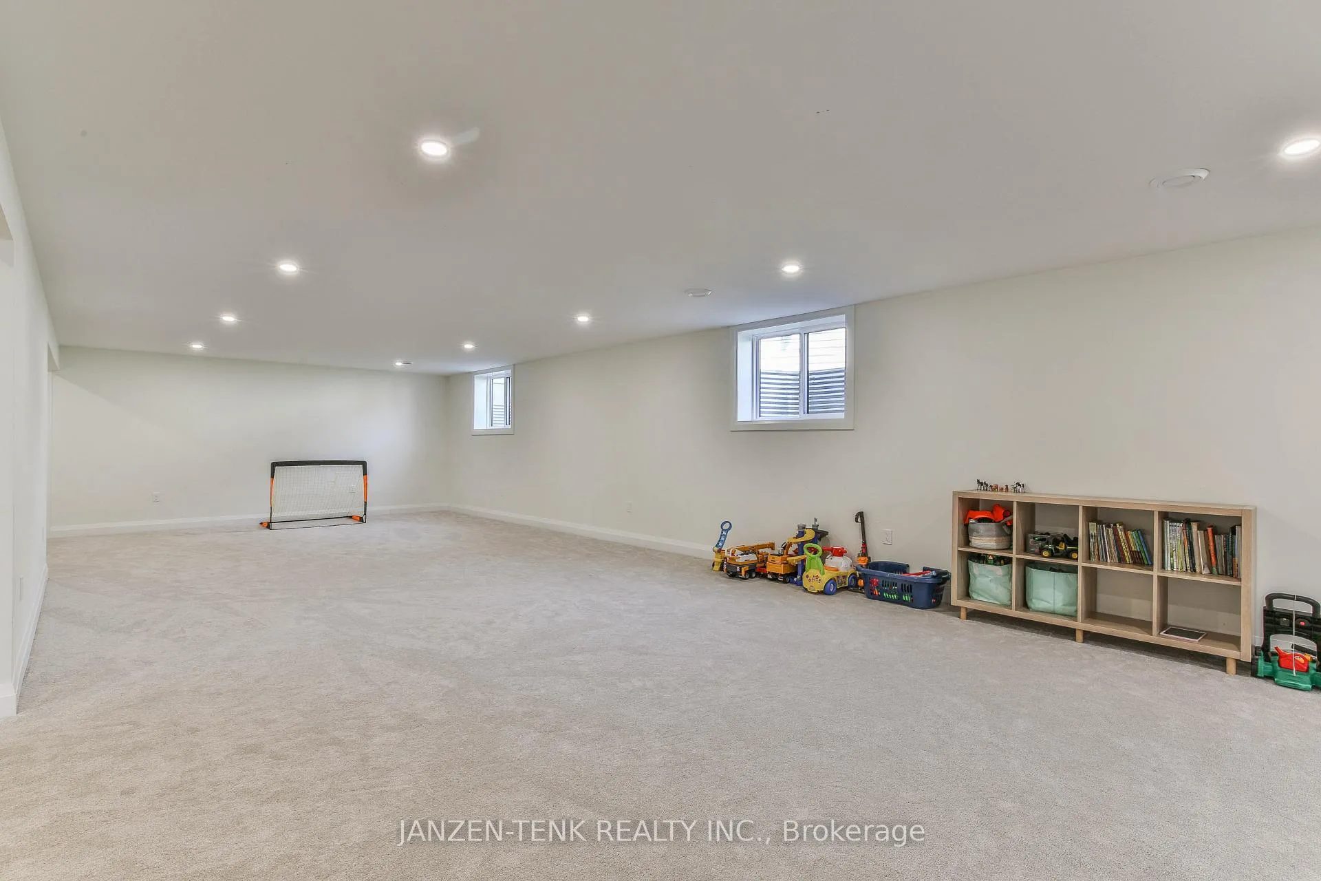 Photo 34 of 11 Charles Court, Bayham, Port Burwell — HOMEH