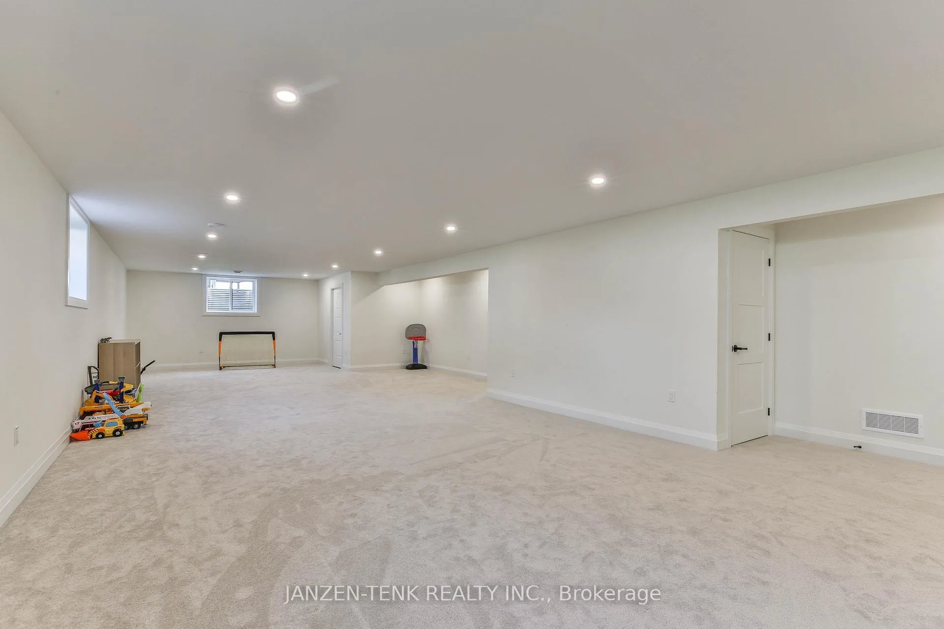 Photo 36 of 11 Charles Court, Bayham, Port Burwell — HOMEH