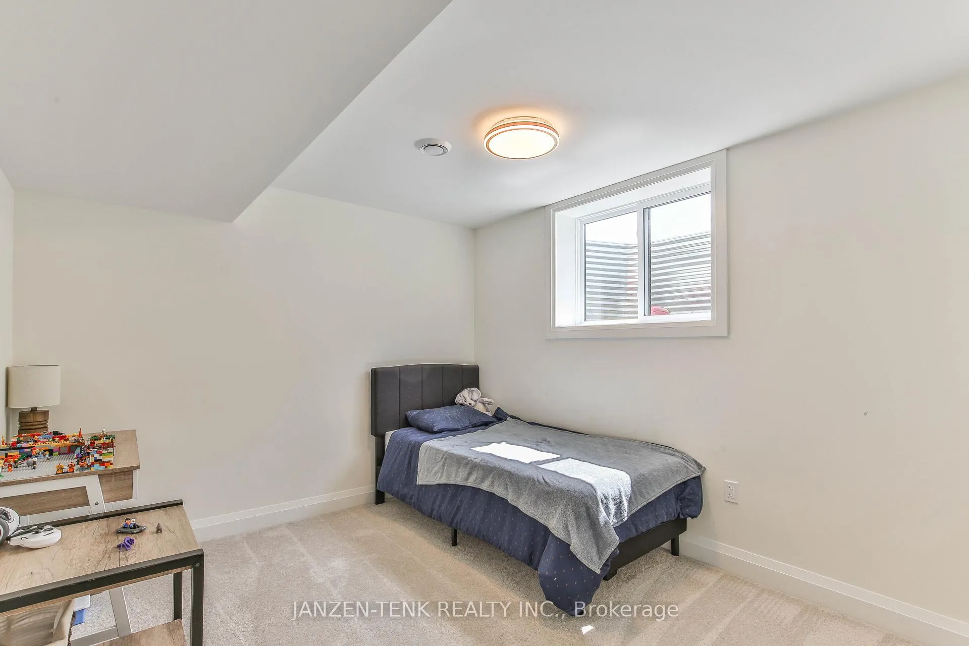 Photo 37 of 11 Charles Court, Bayham, Port Burwell — HOMEH