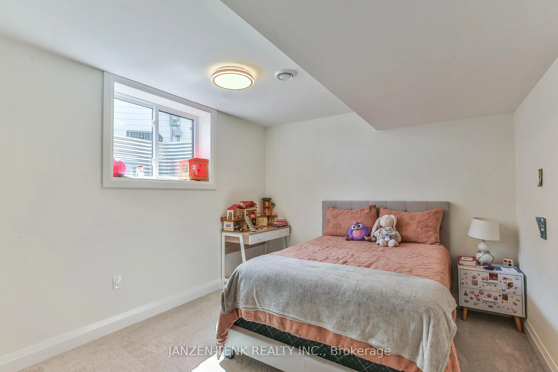 Photo 39 of 11 Charles Court, Bayham, Port Burwell — HOMEH