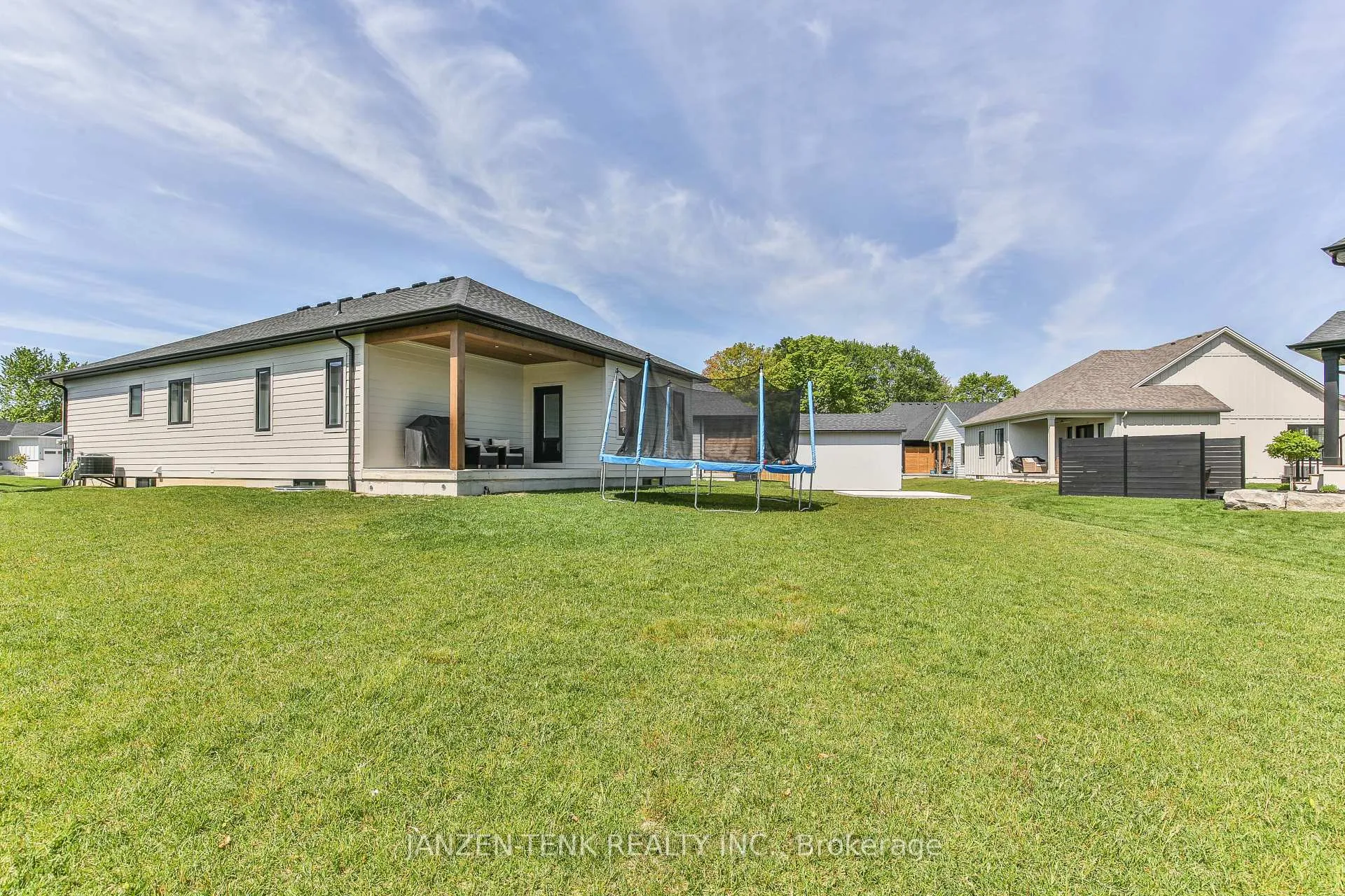 Photo 43 of 11 Charles Court, Bayham, Port Burwell — HOMEH