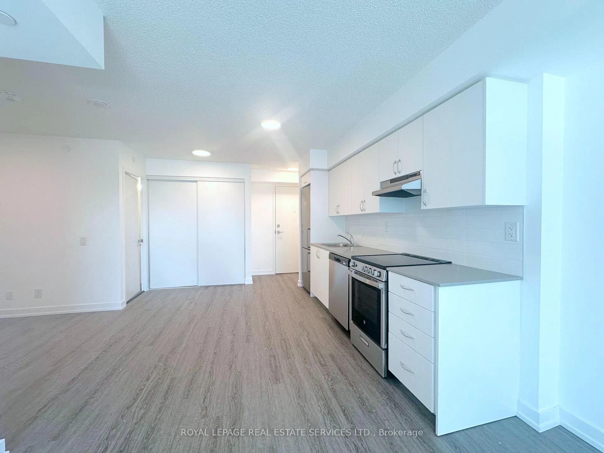 Photo 2 of Unit 423, 25 Kitney Drive, Ajax, South West — HOMEH