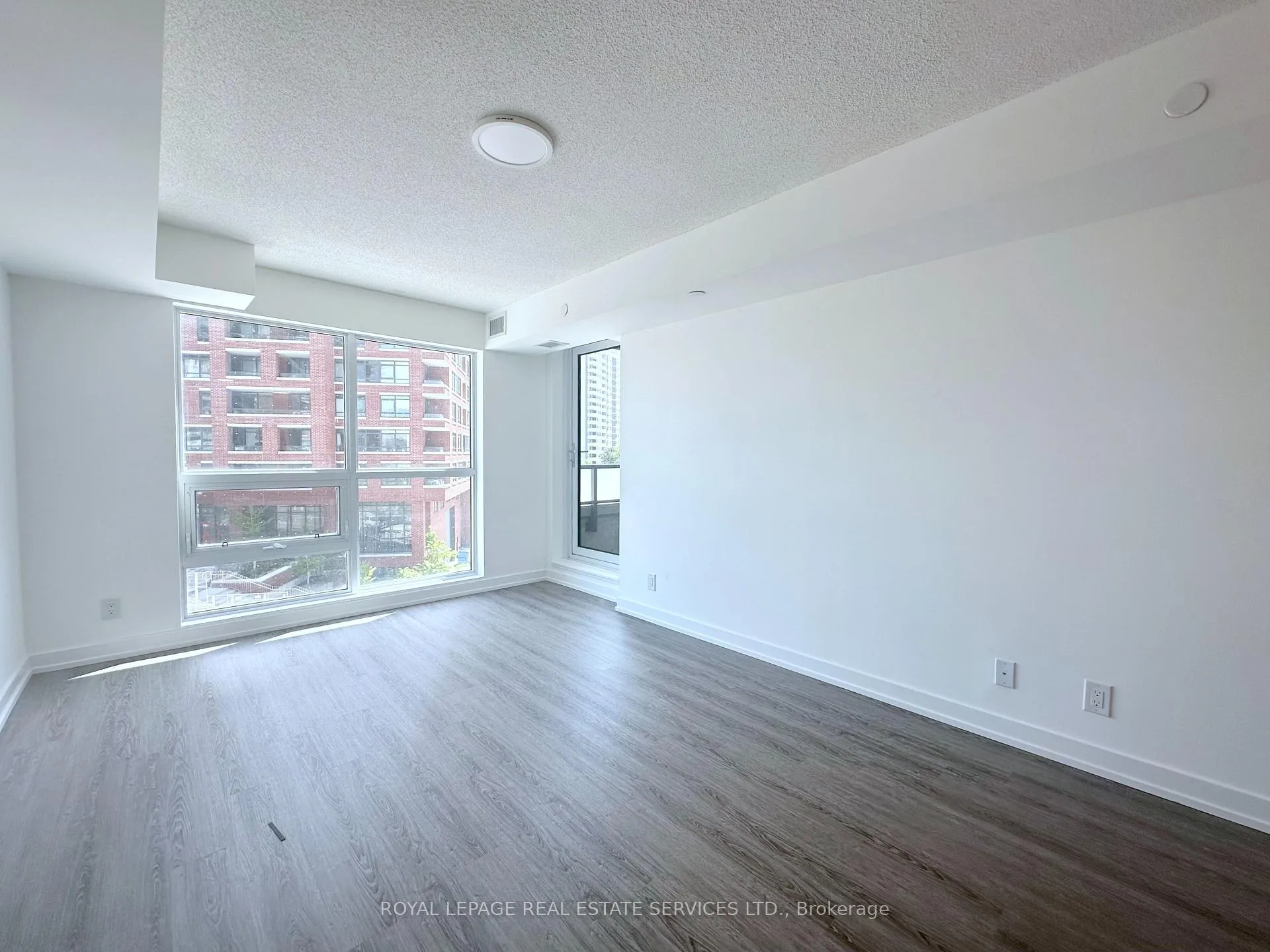 Photo 4 of Unit 423, 25 Kitney Drive, Ajax, South West — HOMEH