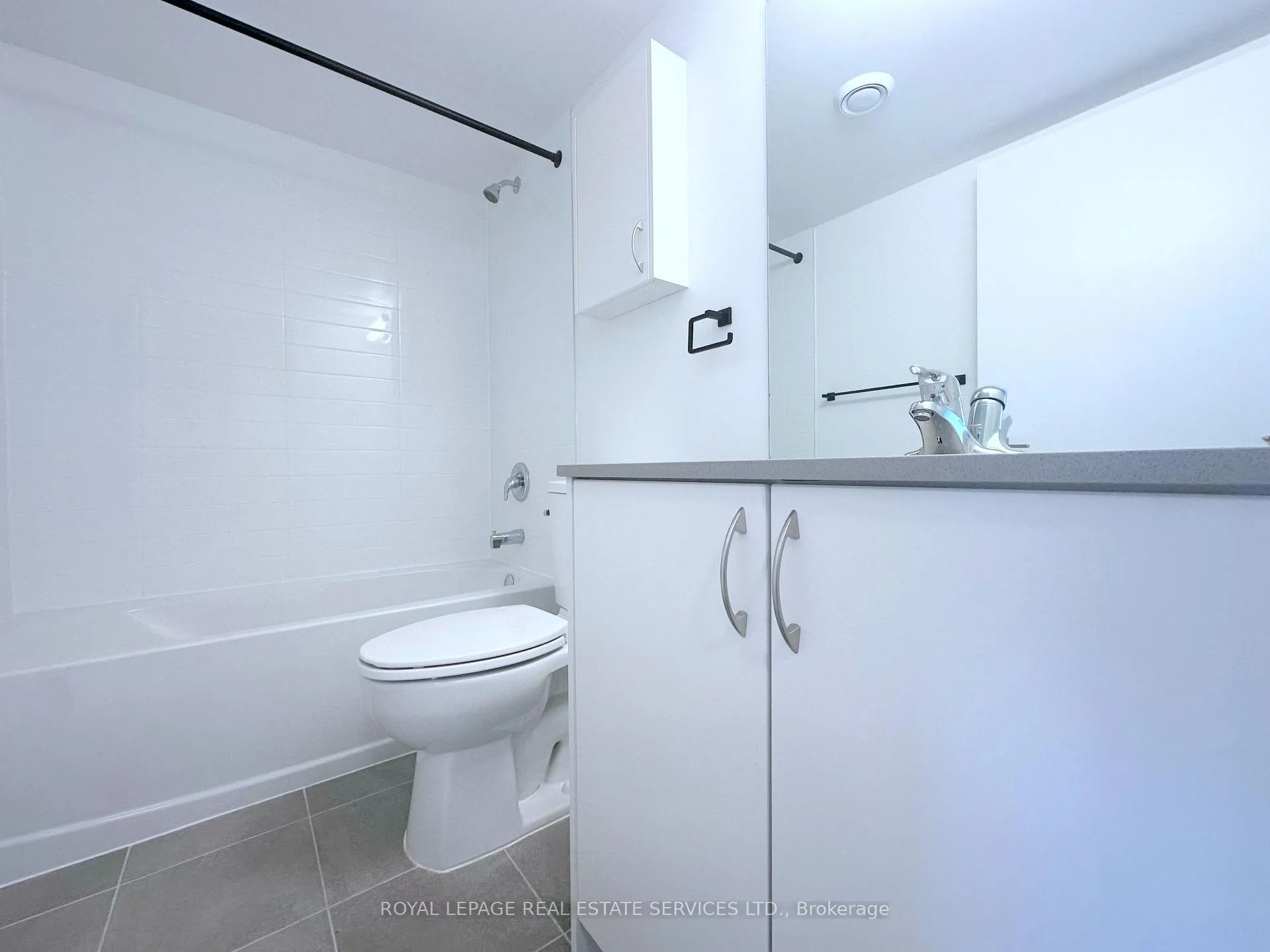 Photo 8 of Unit 423, 25 Kitney Drive, Ajax, South West — HOMEH