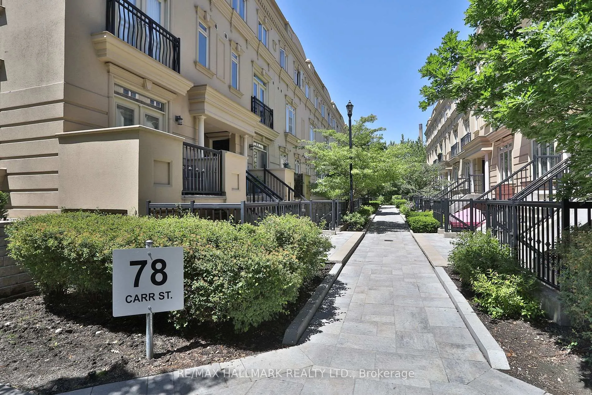 Front of Unit Th 10, 78 Carr Street