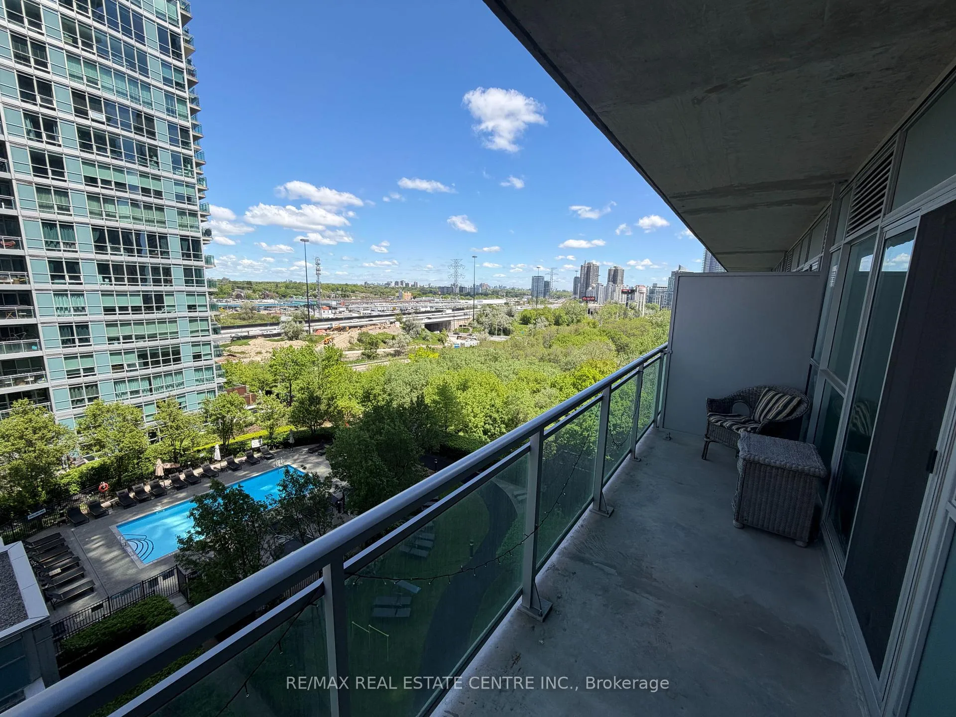 Photo 2 of Unit 933, 165 Legion Road N, Etobicoke, Mimico — HOMEH