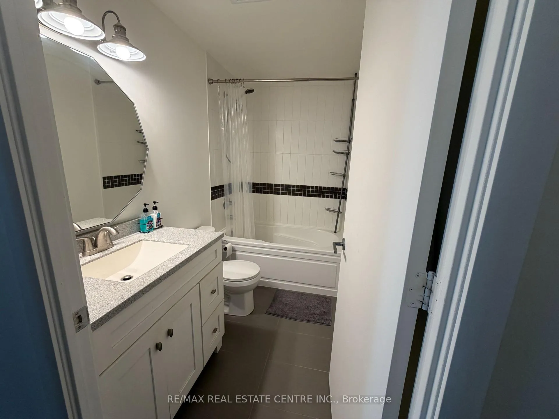 Photo 18 of Unit 933, 165 Legion Road N, Etobicoke, Mimico — HOMEH