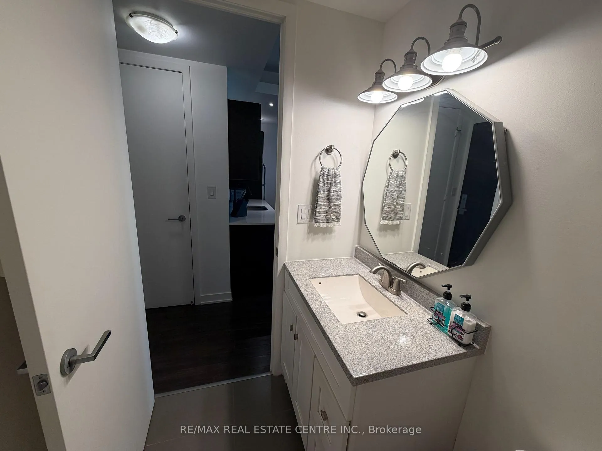 Photo 20 of Unit 933, 165 Legion Road N, Etobicoke, Mimico — HOMEH