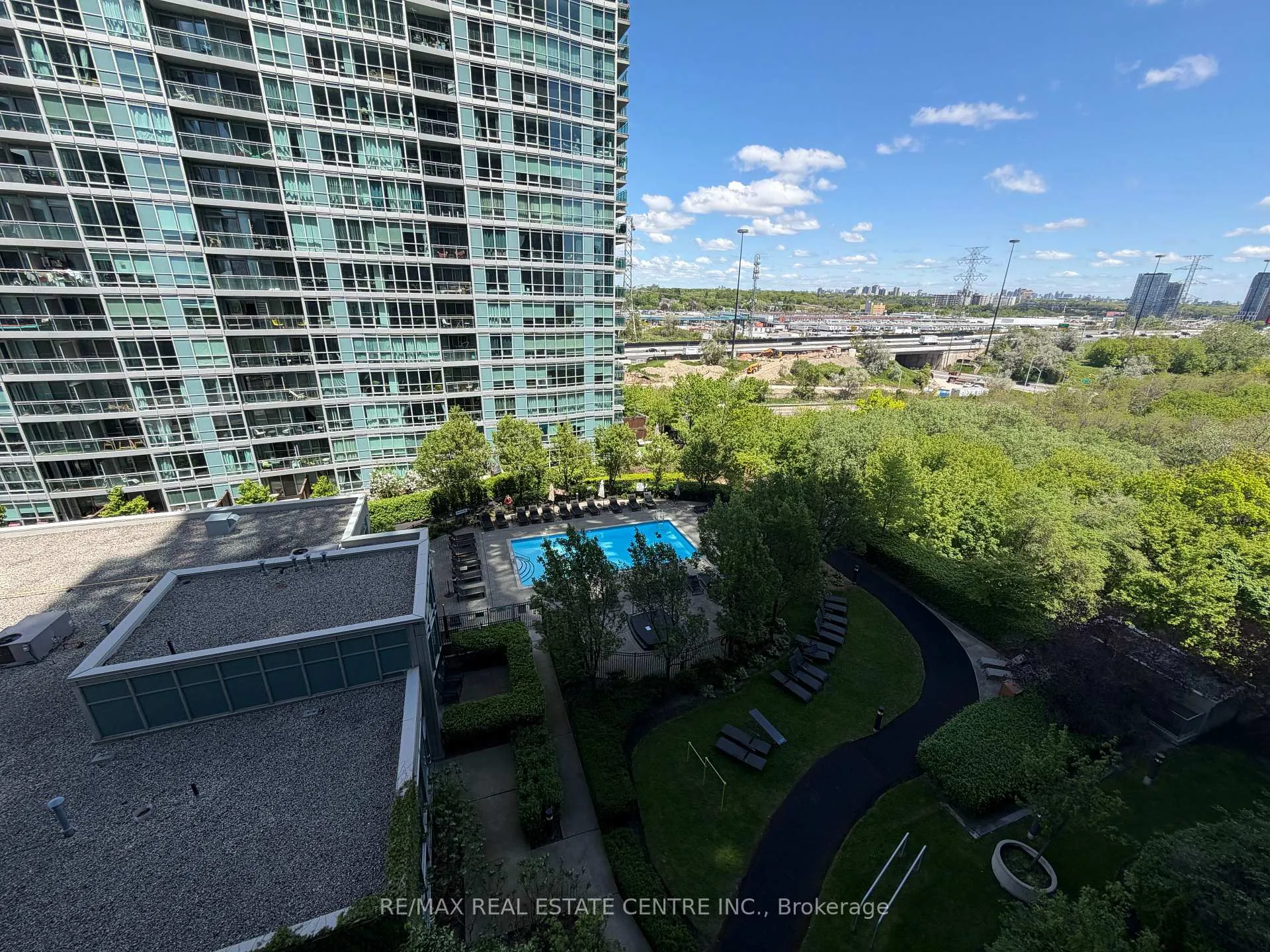 Photo 32 of Unit 933, 165 Legion Road N, Etobicoke, Mimico — HOMEH