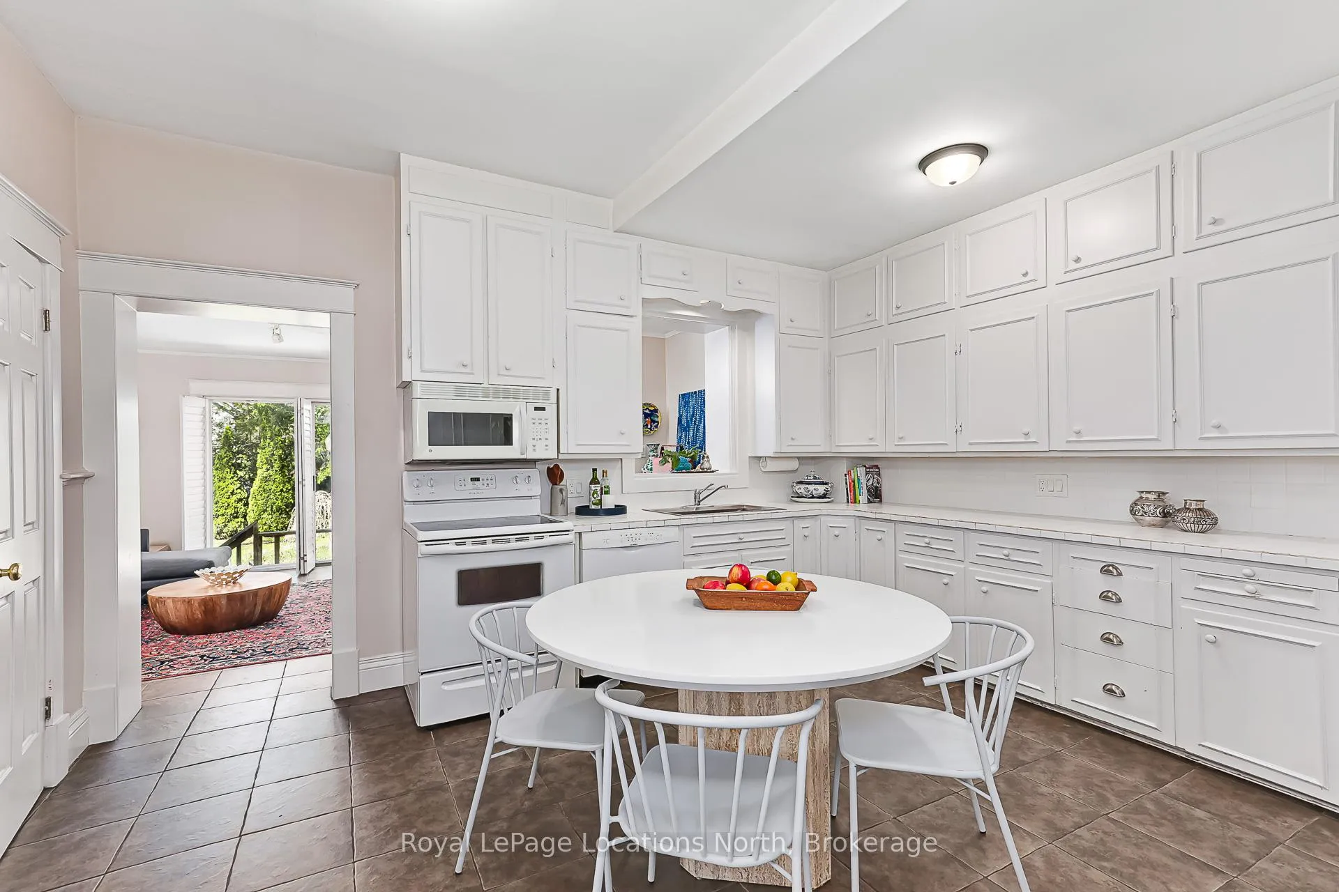Photo 14 of 136 Oak Street, Collingwood — HOMEH