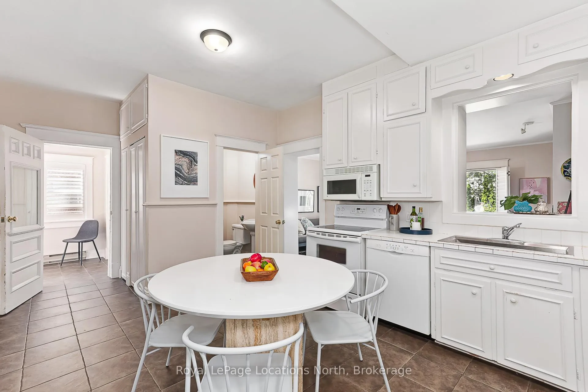 Photo 15 of 136 Oak Street, Collingwood — HOMEH