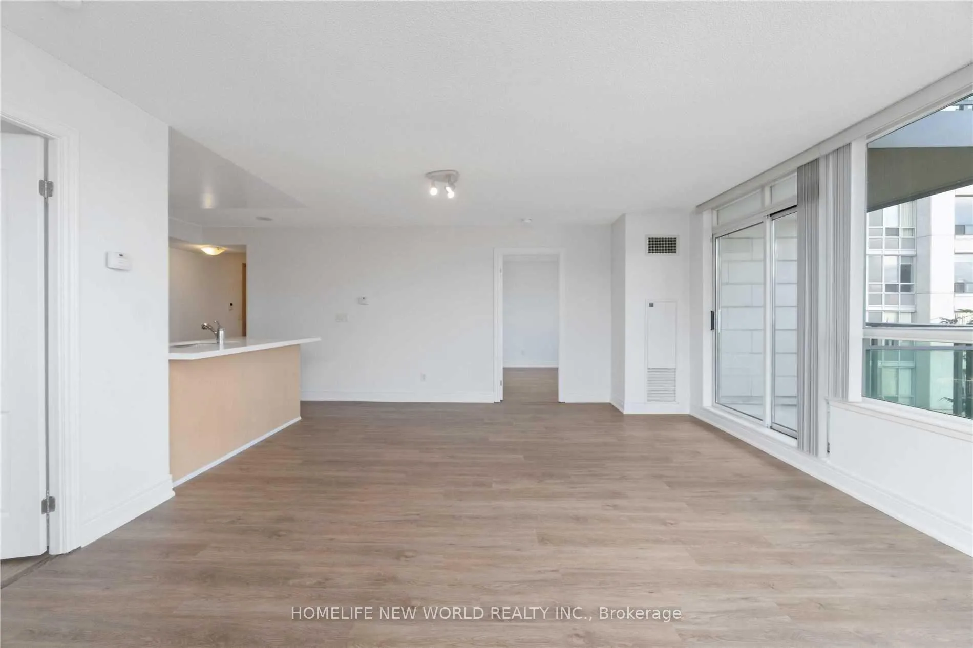 Photo 9 of Unit 220, 62 Suncrest Boulevard, Markham, Commerce Valley — HOMEH
