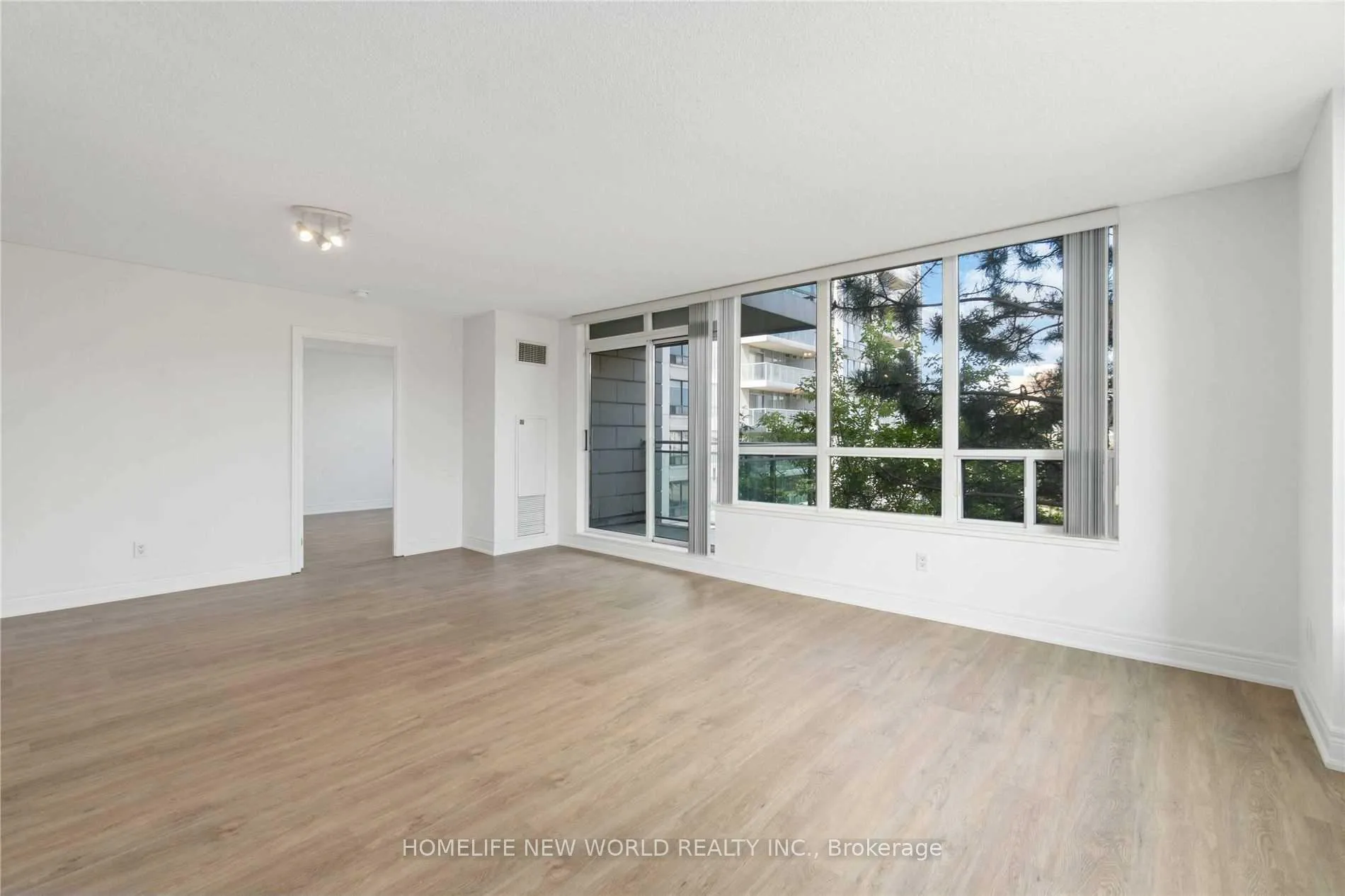 Photo 10 of Unit 220, 62 Suncrest Boulevard, Markham, Commerce Valley — HOMEH