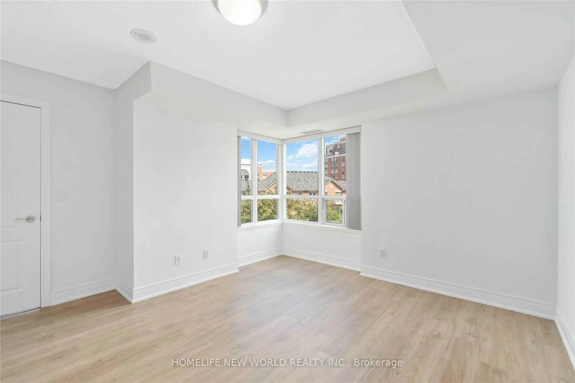 Photo 13 of Unit 220, 62 Suncrest Boulevard, Markham, Commerce Valley — HOMEH
