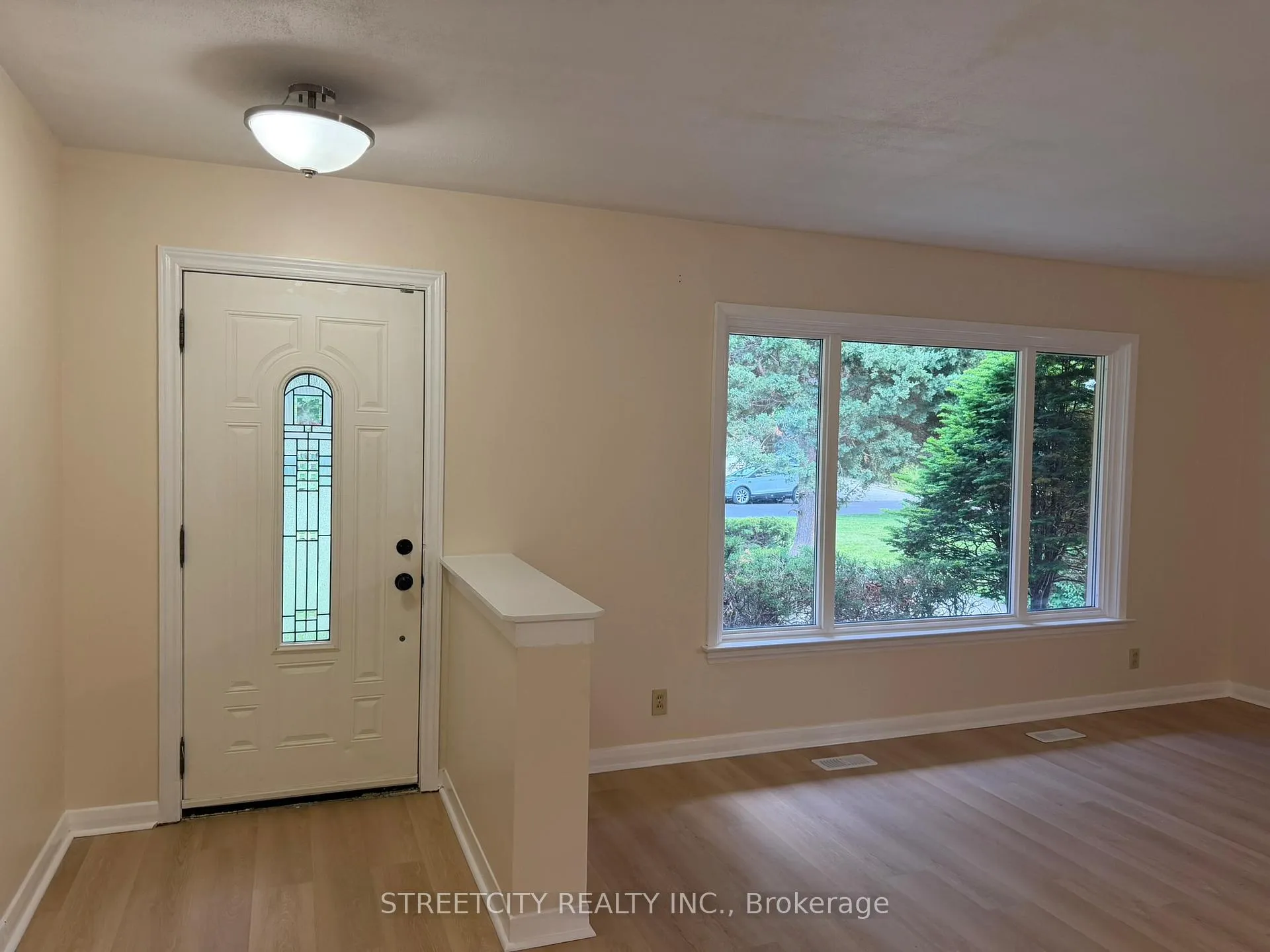 Photo 4 of 444 Scenic Drive, London, South J — HOMEH