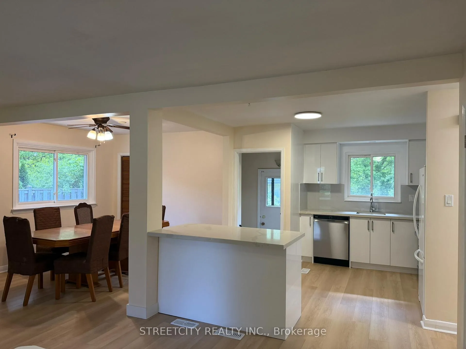 Photo 5 of 444 Scenic Drive, London, South J — HOMEH