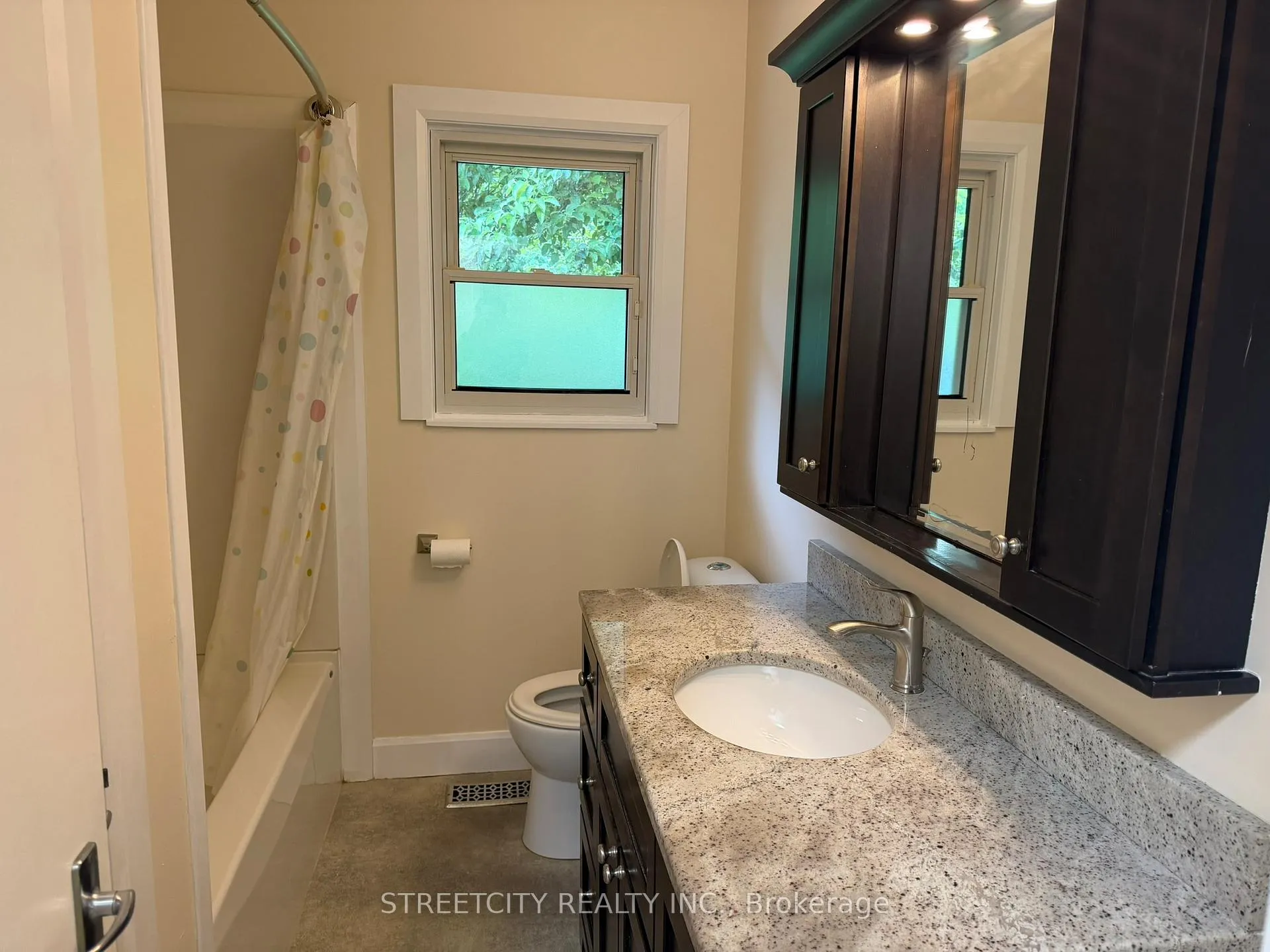 Photo 9 of 444 Scenic Drive, London, South J — HOMEH