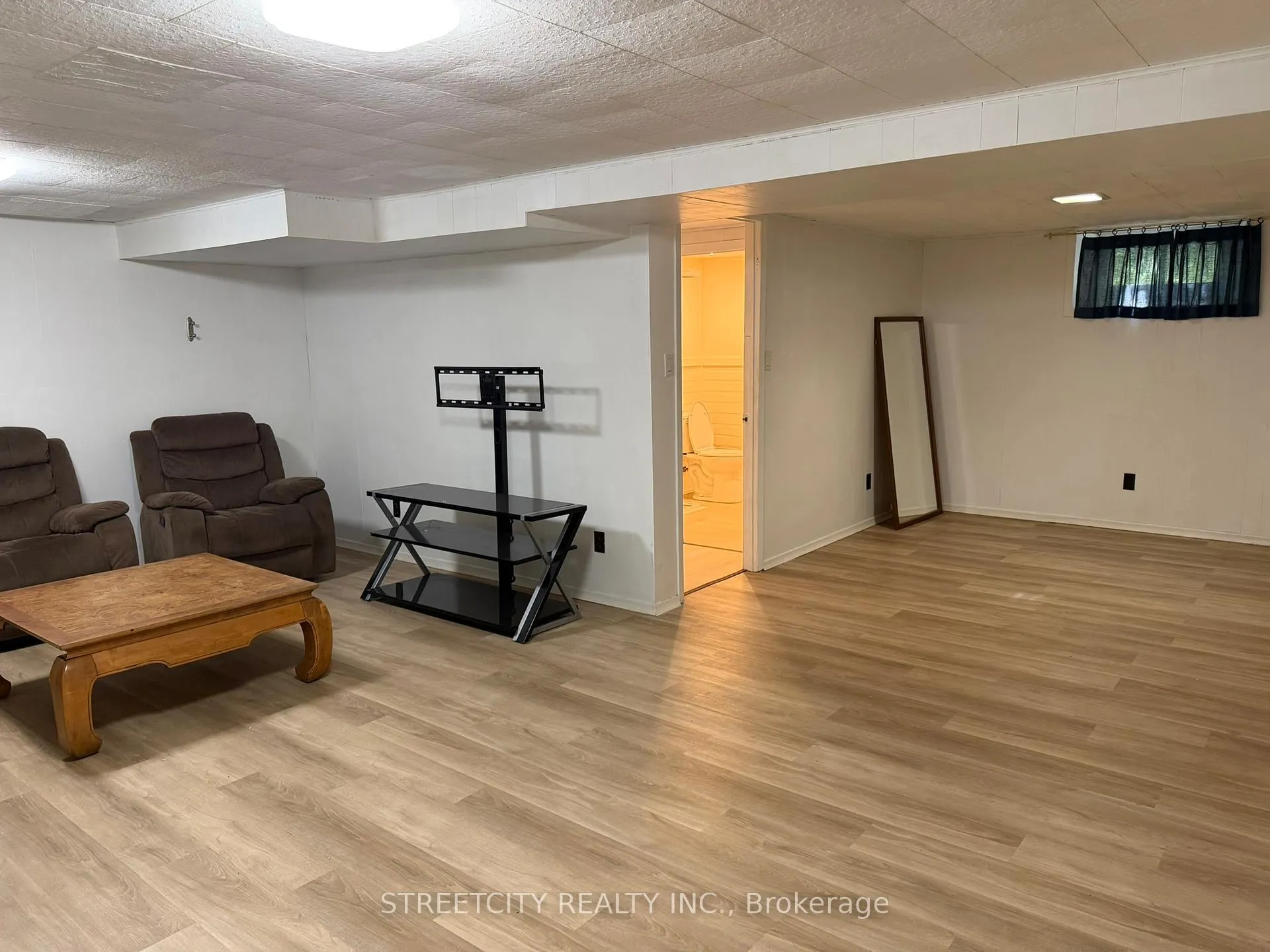 Photo 23 of 444 Scenic Drive, London, South J — HOMEH
