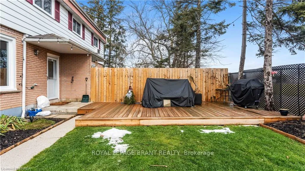 Photo 4 of Unit C, 52 Ewing Drive, Brantford — HOMEH