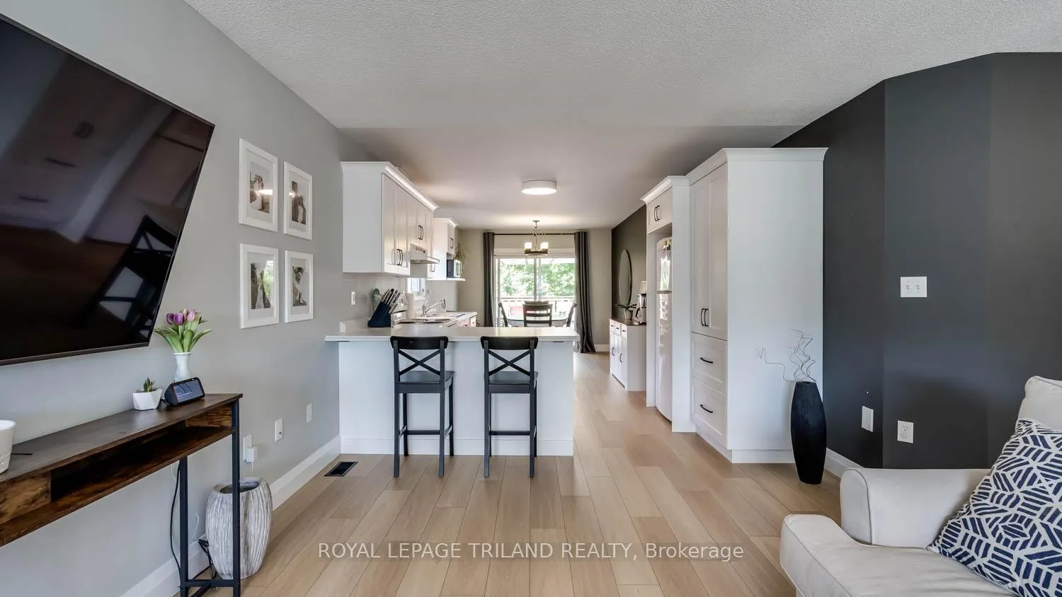 Photo 5 of 271 Mogg Street, Strathroy-Caradoc, SE — HOMEH