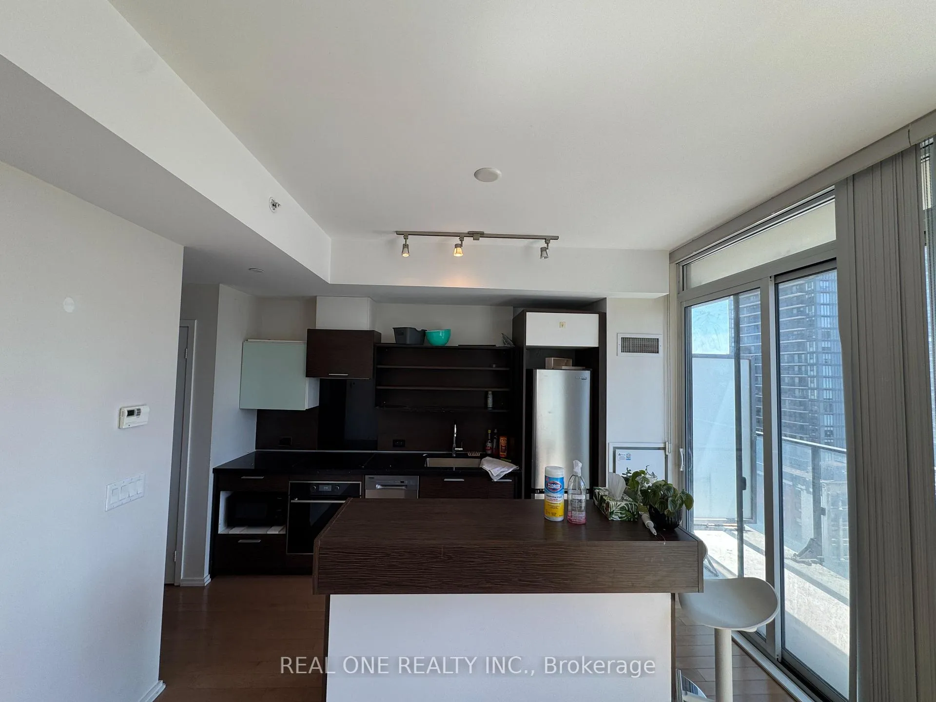 Photo 7 of Unit 1303, 75 St Nicholas Street, Toronto, Bay Street Corridor — HOMEH