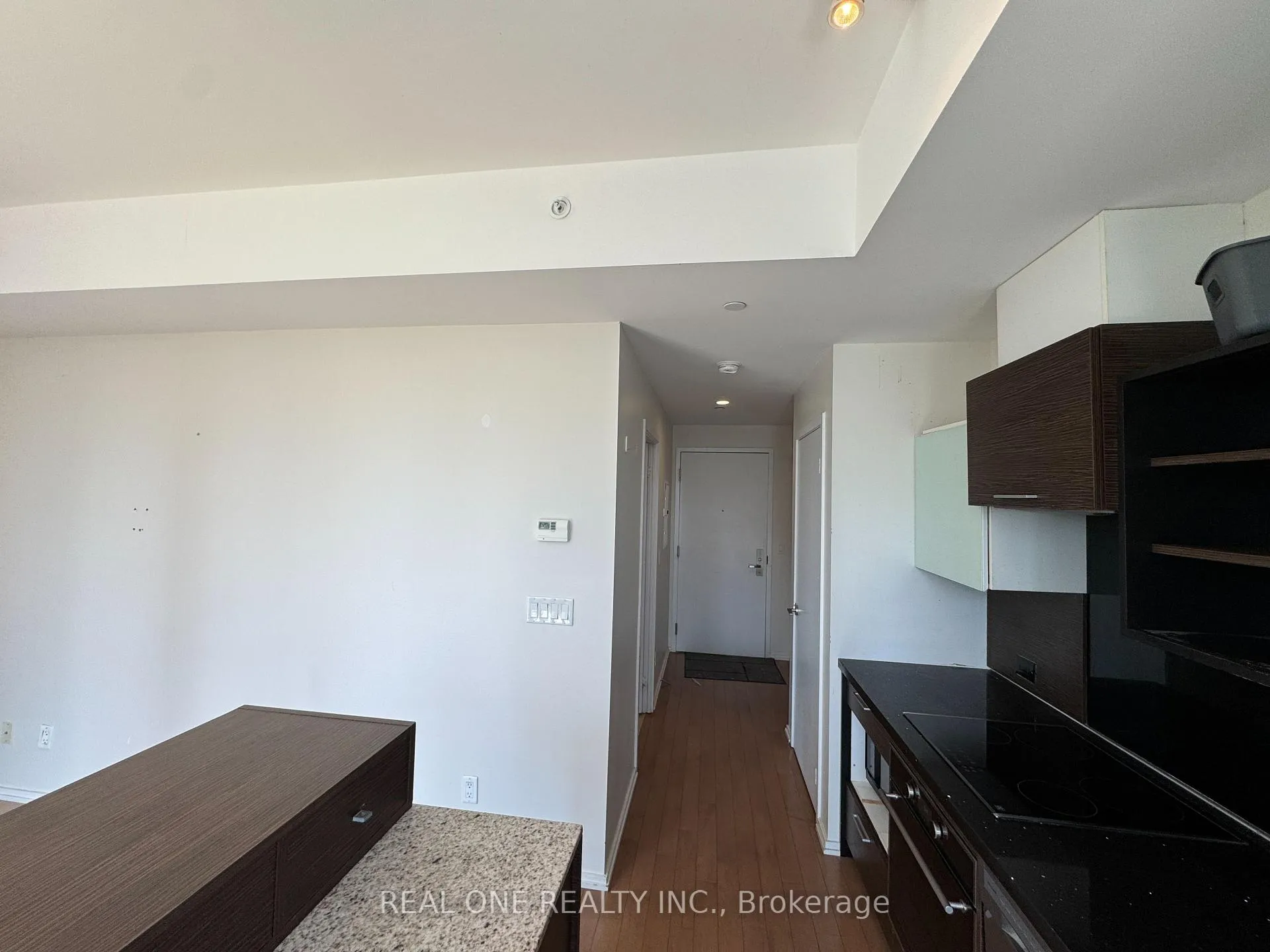 Photo 8 of Unit 1303, 75 St Nicholas Street, Toronto, Bay Street Corridor — HOMEH