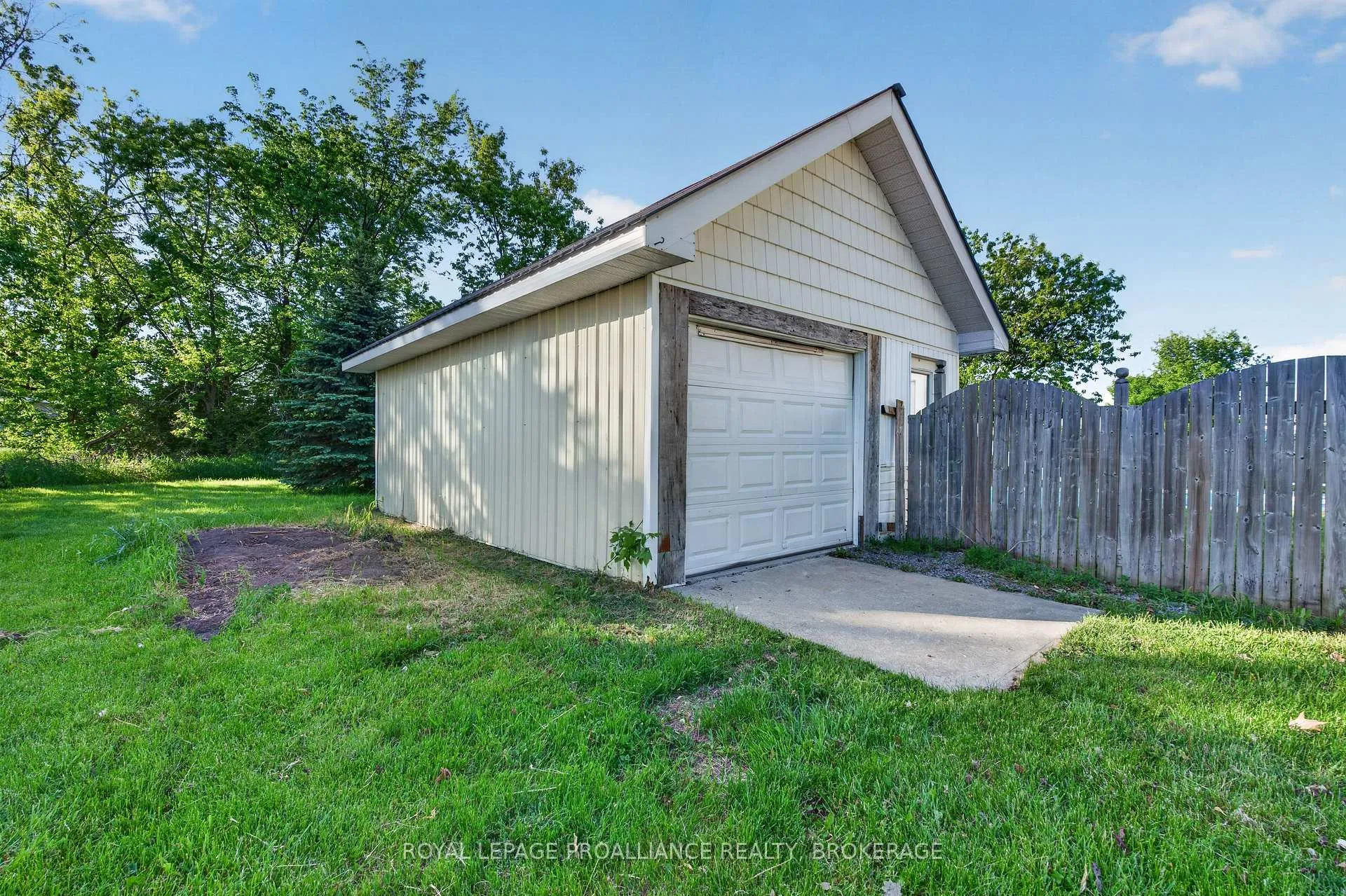 Photo 33 of 3825 Clarke Road, Kingston, North of Taylor-Kidd Blvd — HOMEH